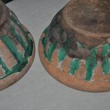 Set of 2 mid-century bowls in brown and green stoneware, rustic patina.