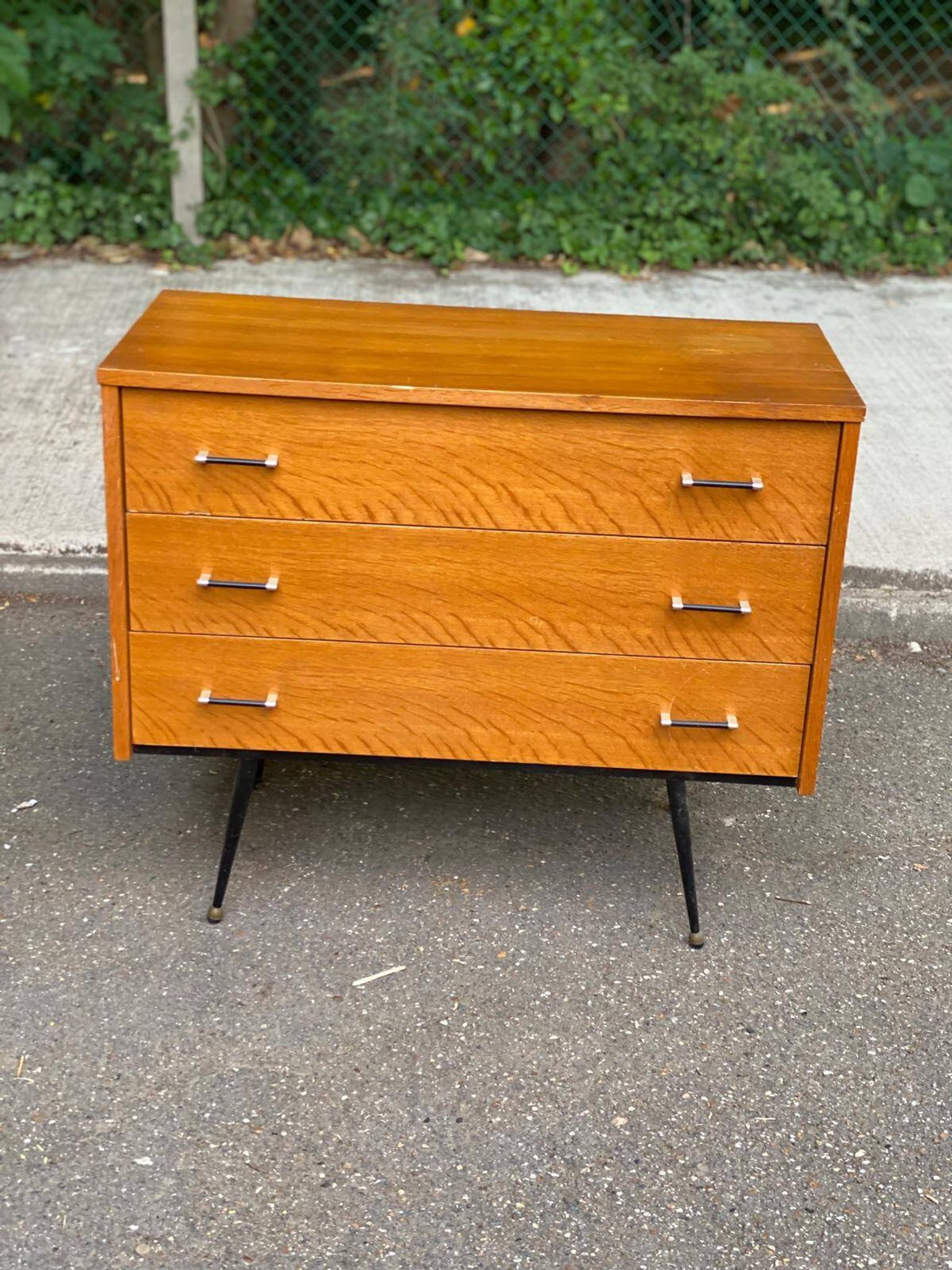 Scandinavian chest of drawers with 3 drawers in oak from the 50s