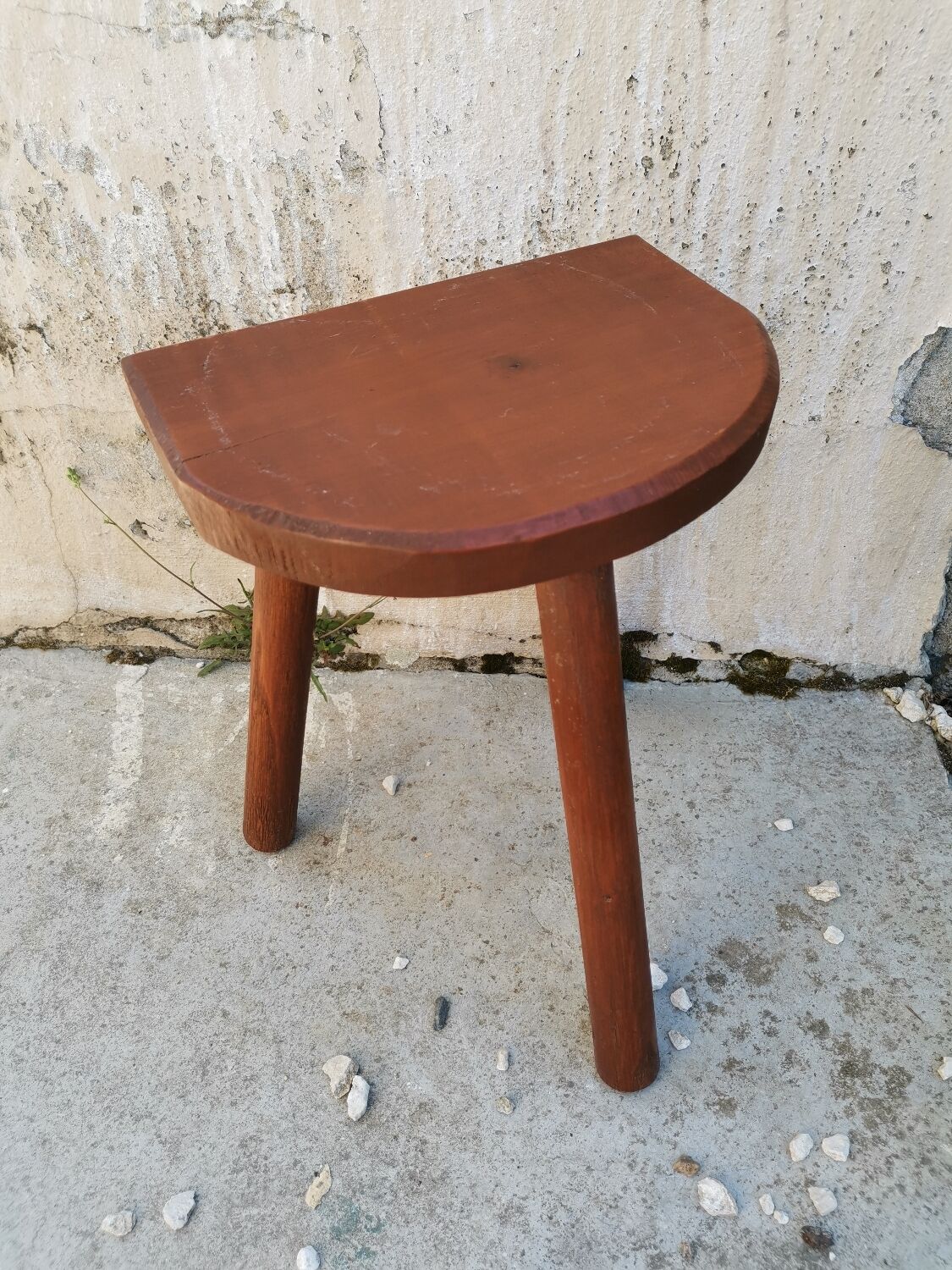 Tripod milking stool
