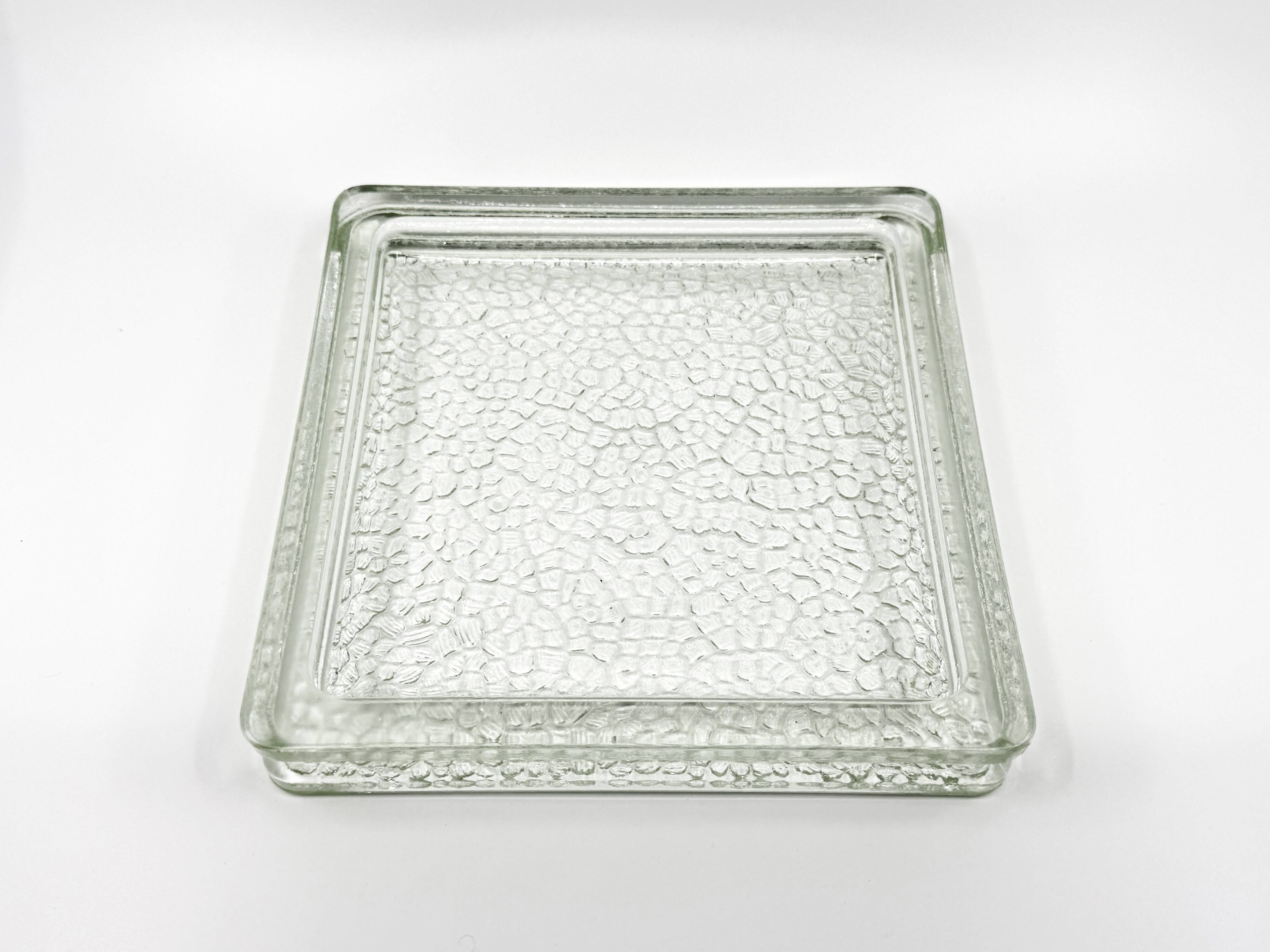 Nevada molded glass pocket emptier • Saint-Gobain • 1950