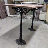 Table de camelot en fonte et marbre