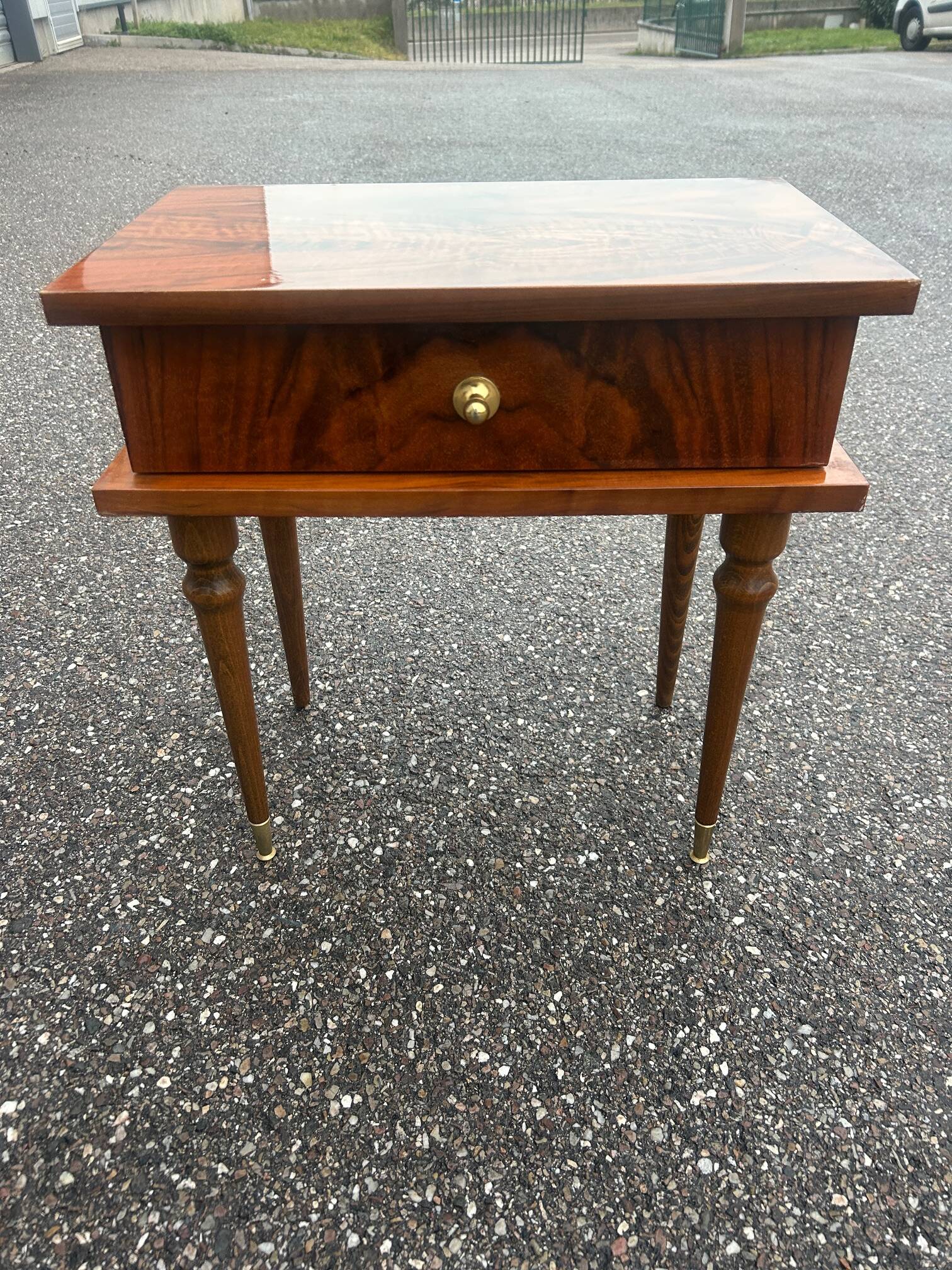Paire de tables de chevets 1950