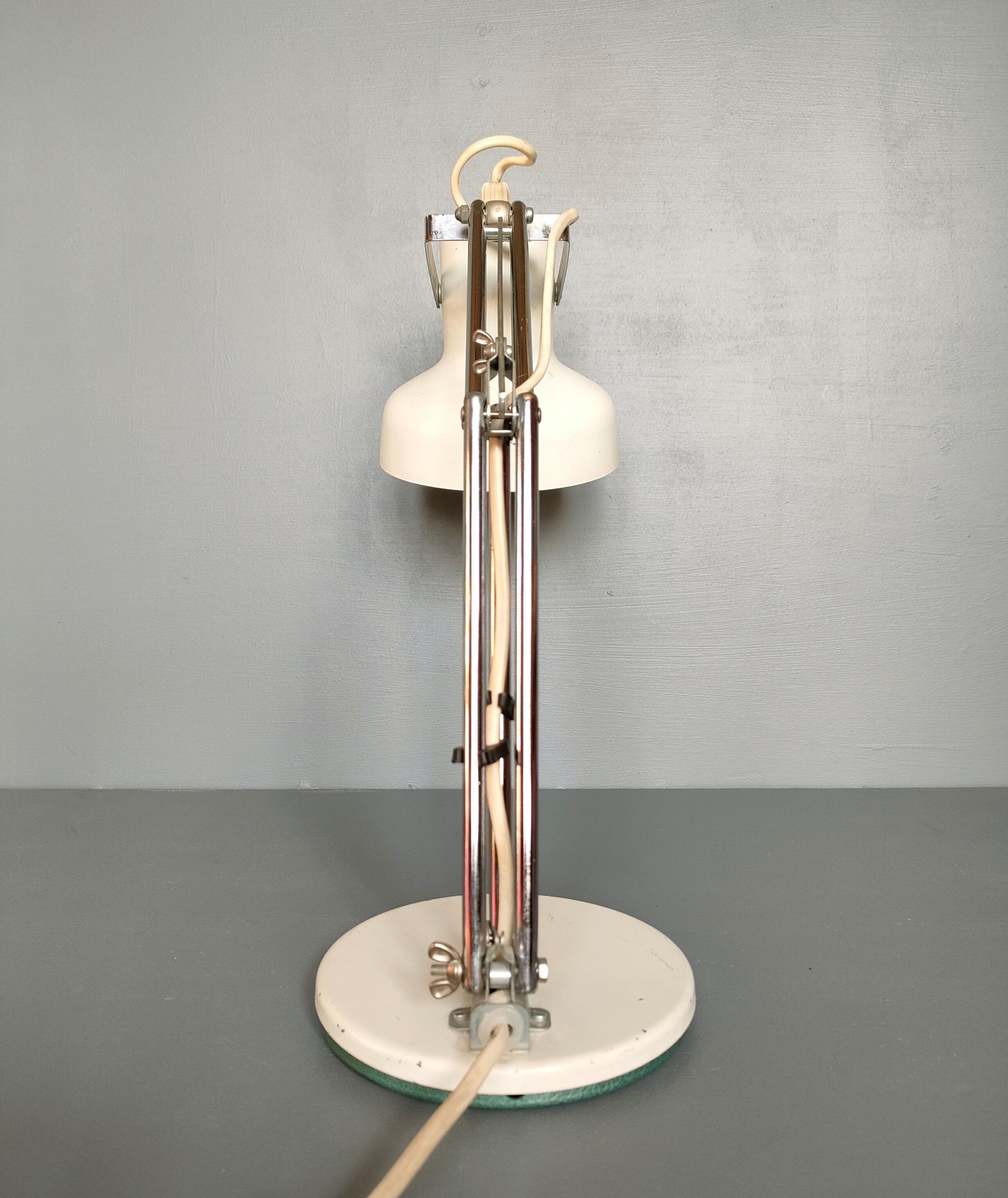 Articulated metal desk lamp from the 1950s/1960s