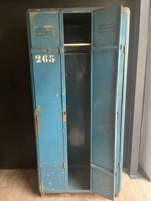 Industrial cloakroom
