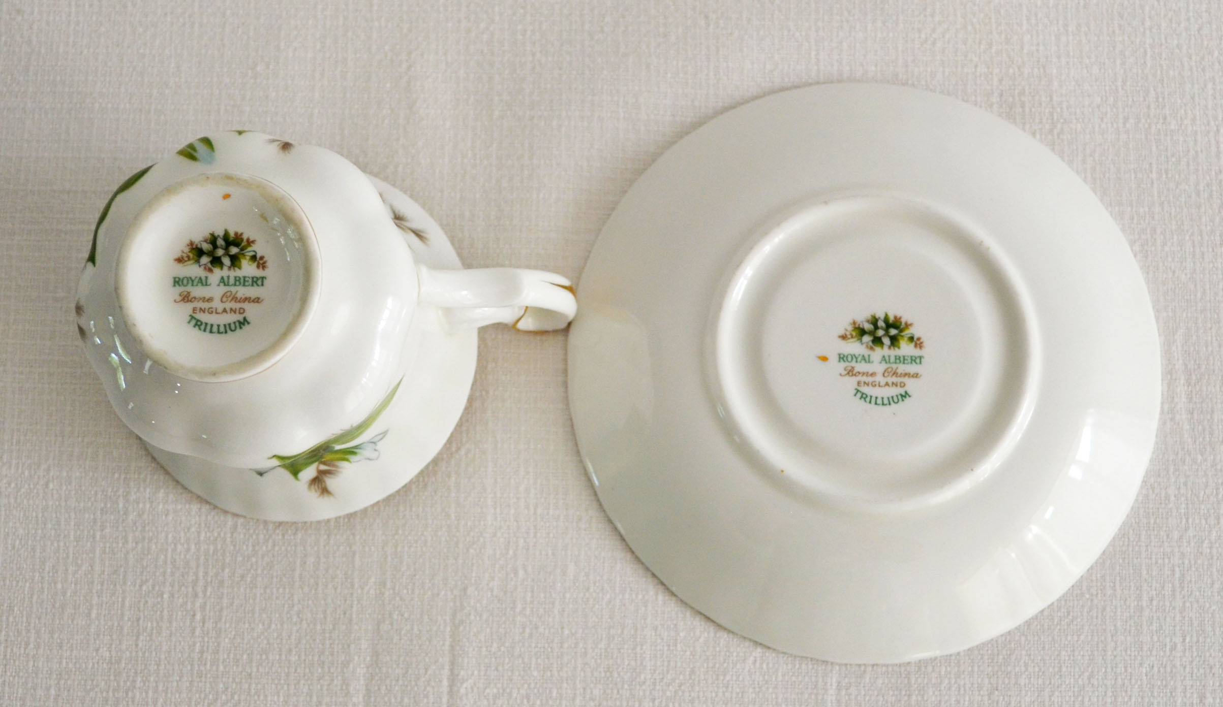 Tea cup Royal Albert English porcelain "Trillium"