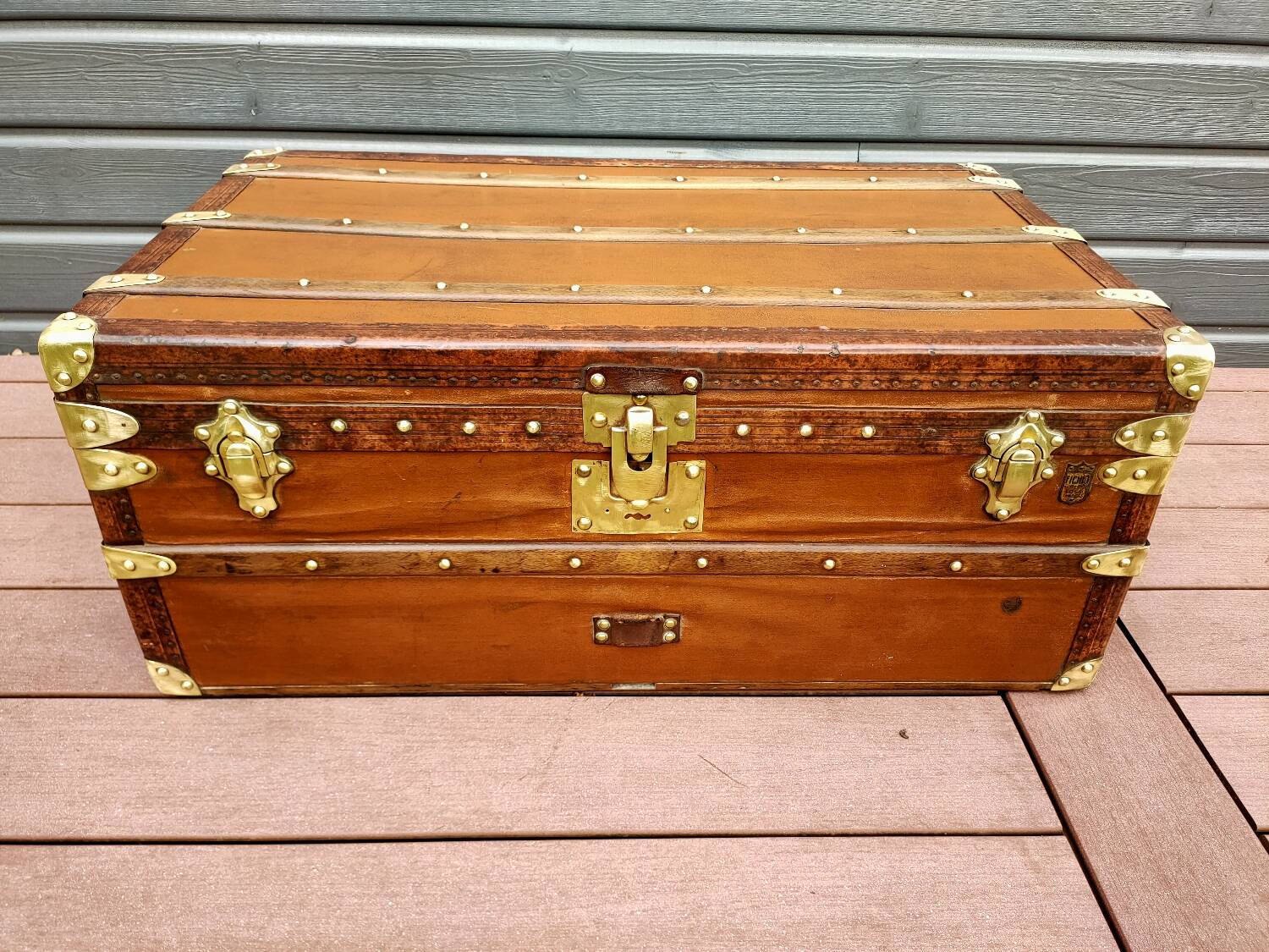 Old Fichet cabin trunk
