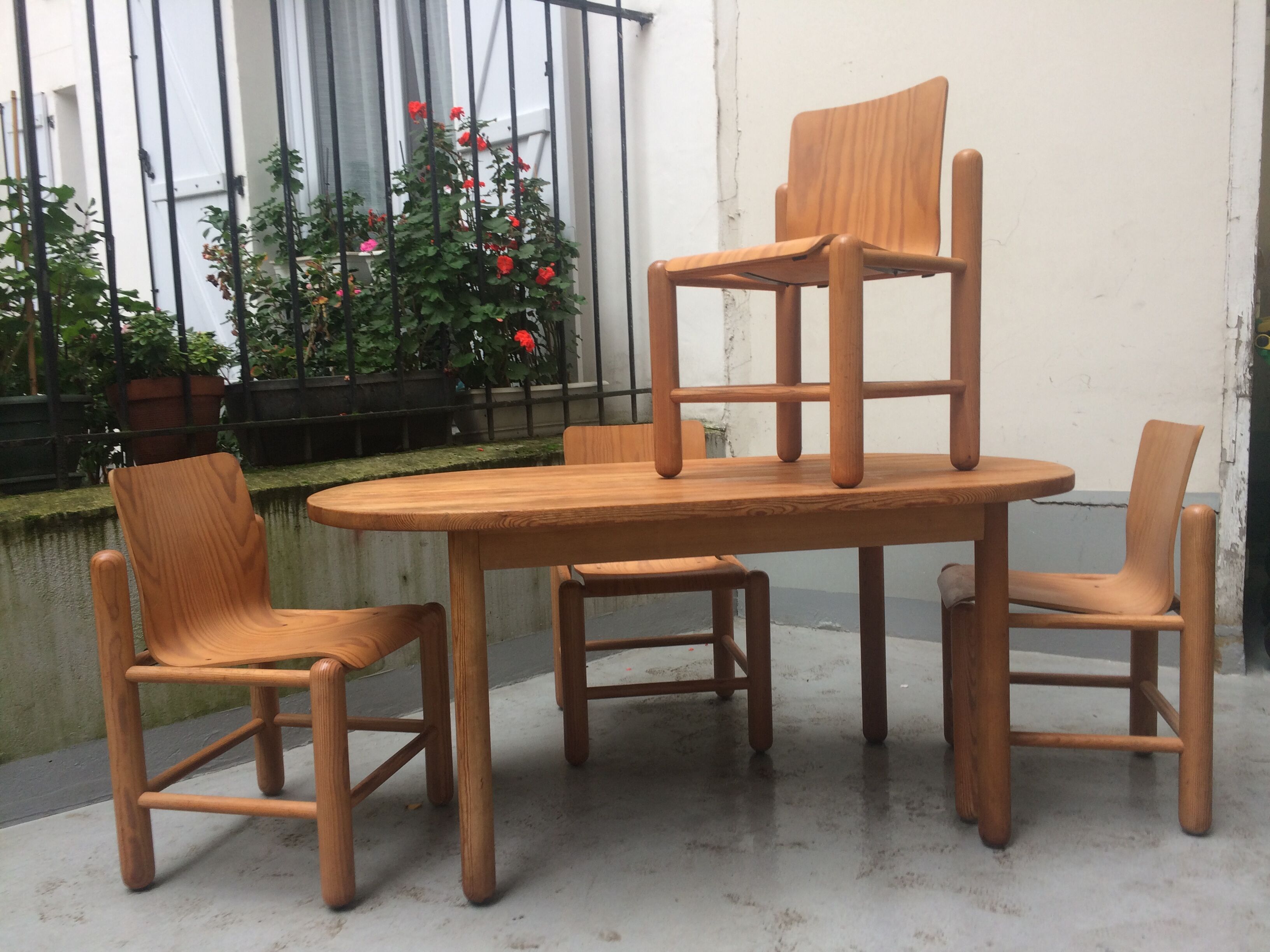 Knud Friis table and chairs set