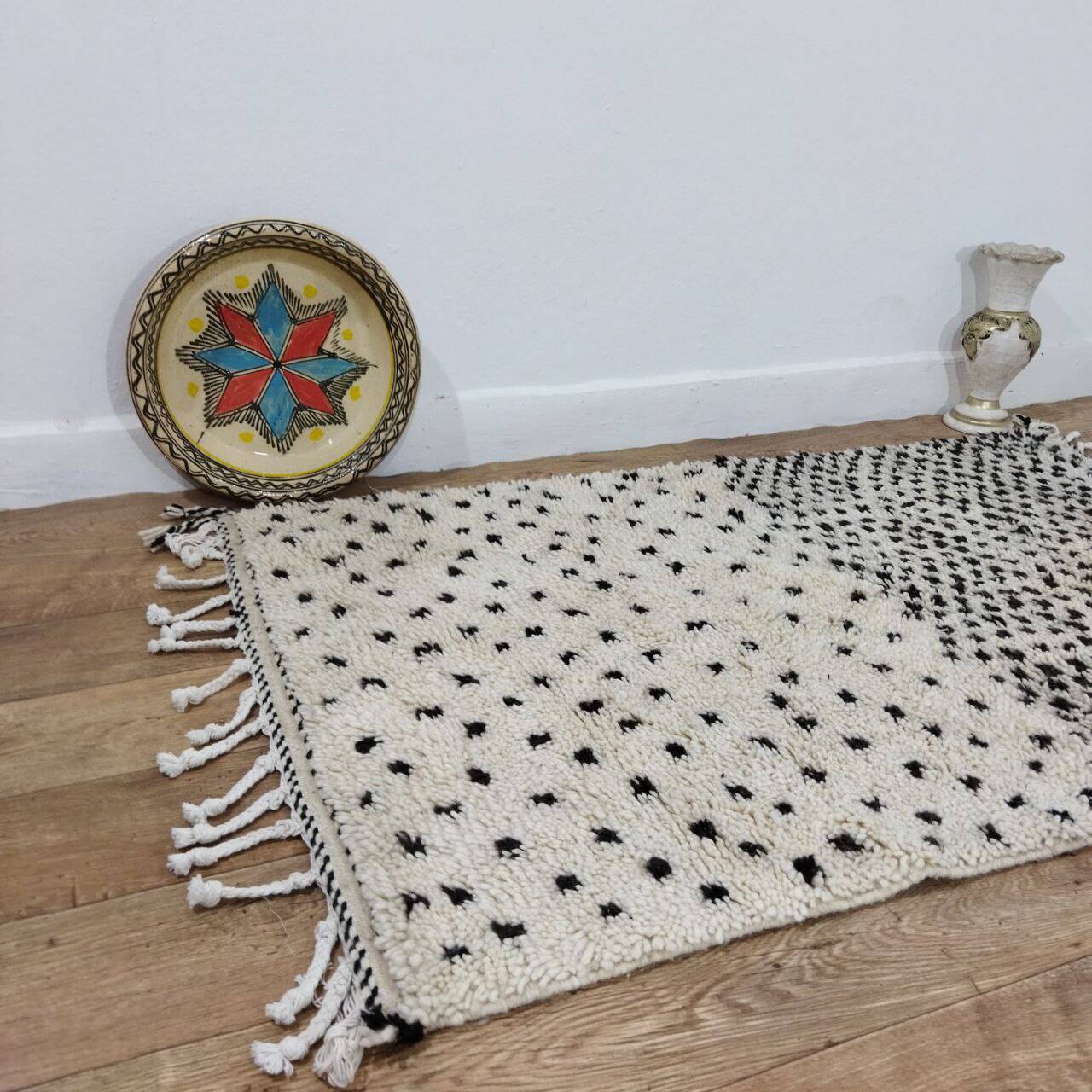 Handcrafted Moroccan Berber Rug 150 X 92 CM