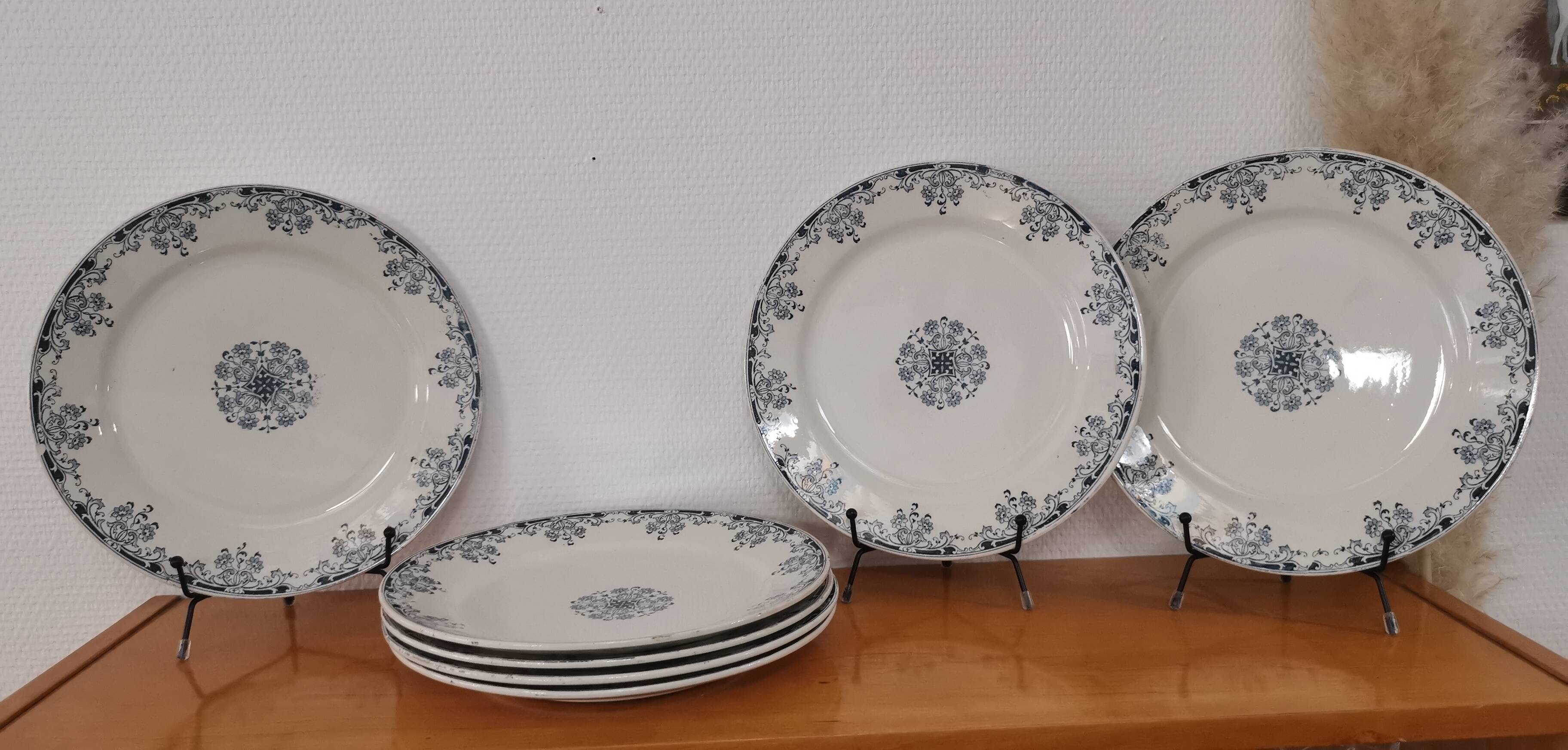 6 Flat plates in blue/green iron clay model “Mignon”, H & Cie Sarreguemines