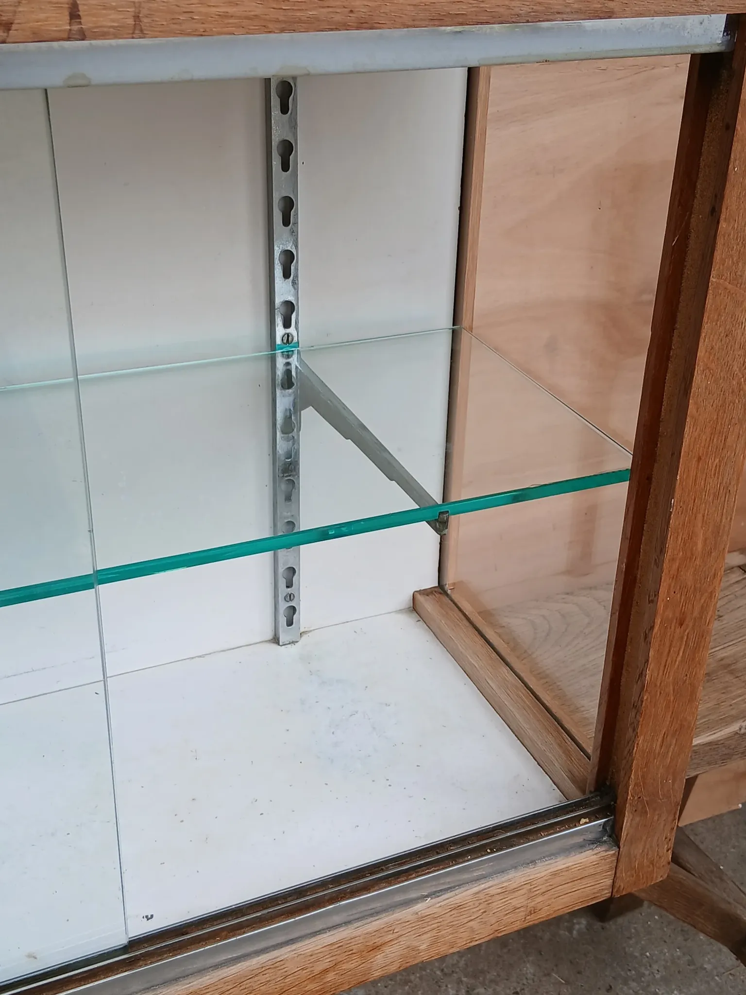 Vitrine murale années 50