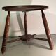 Table basse moderniste en bois tourné, années 1950