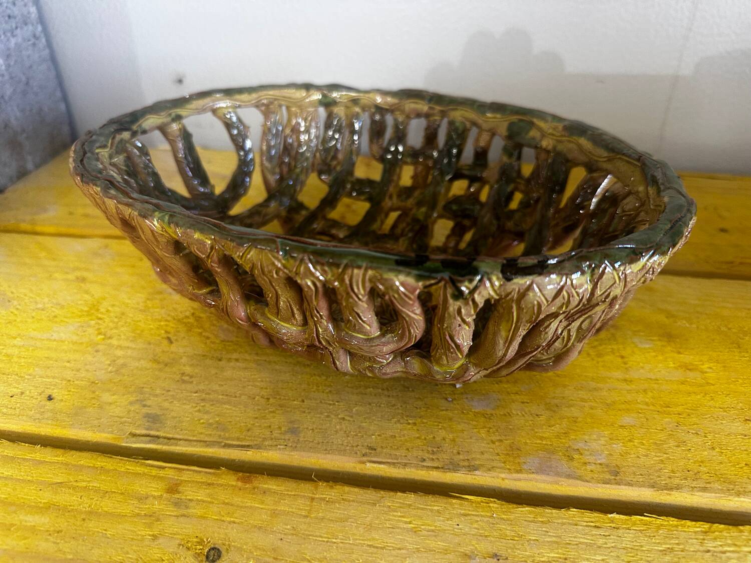 Vintage woven ceramic basket / empty pocket 19 / 25 cm