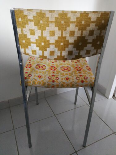 Duo de chaises à fleurs vintage