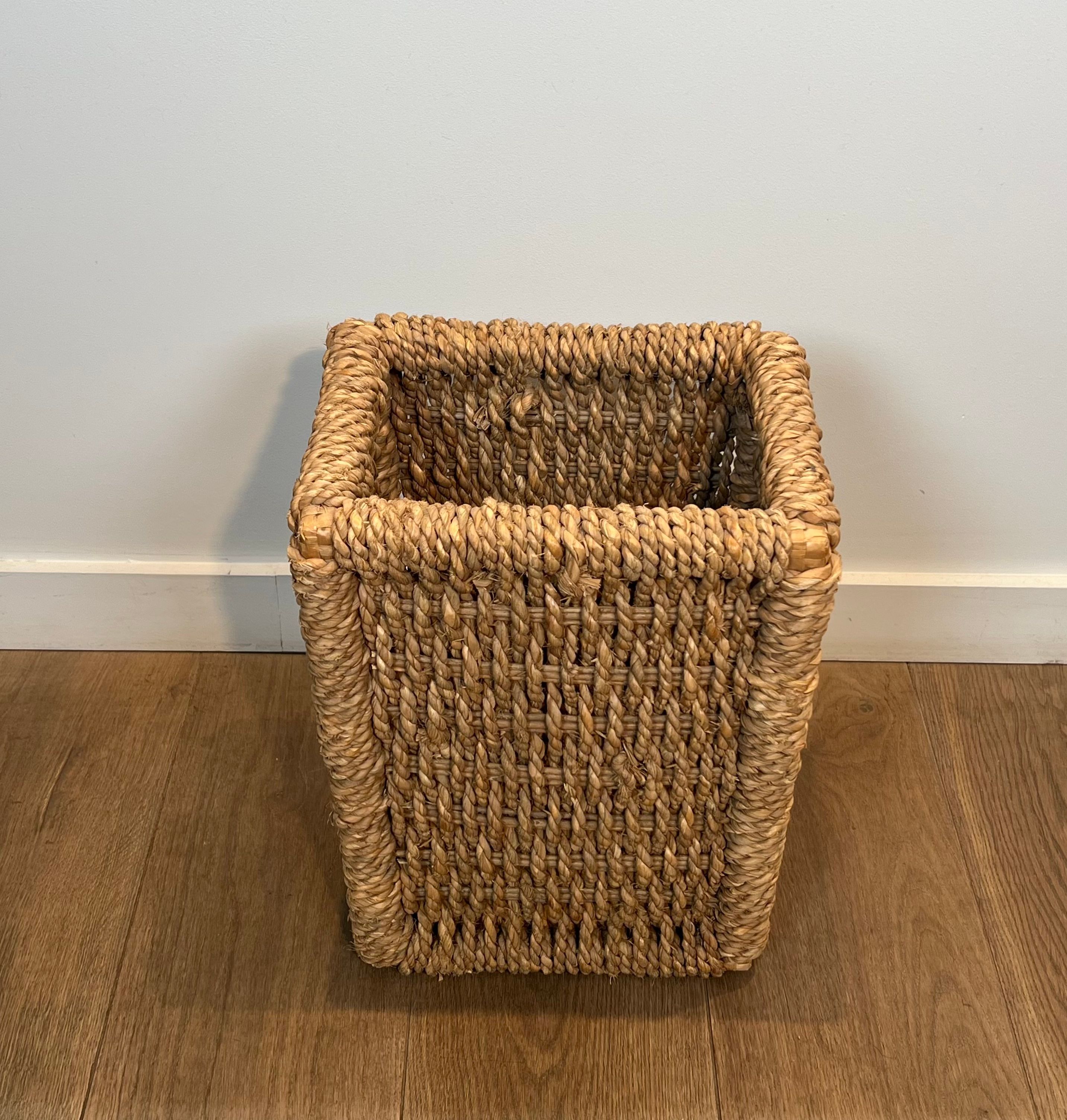 Rope wastepaper basket