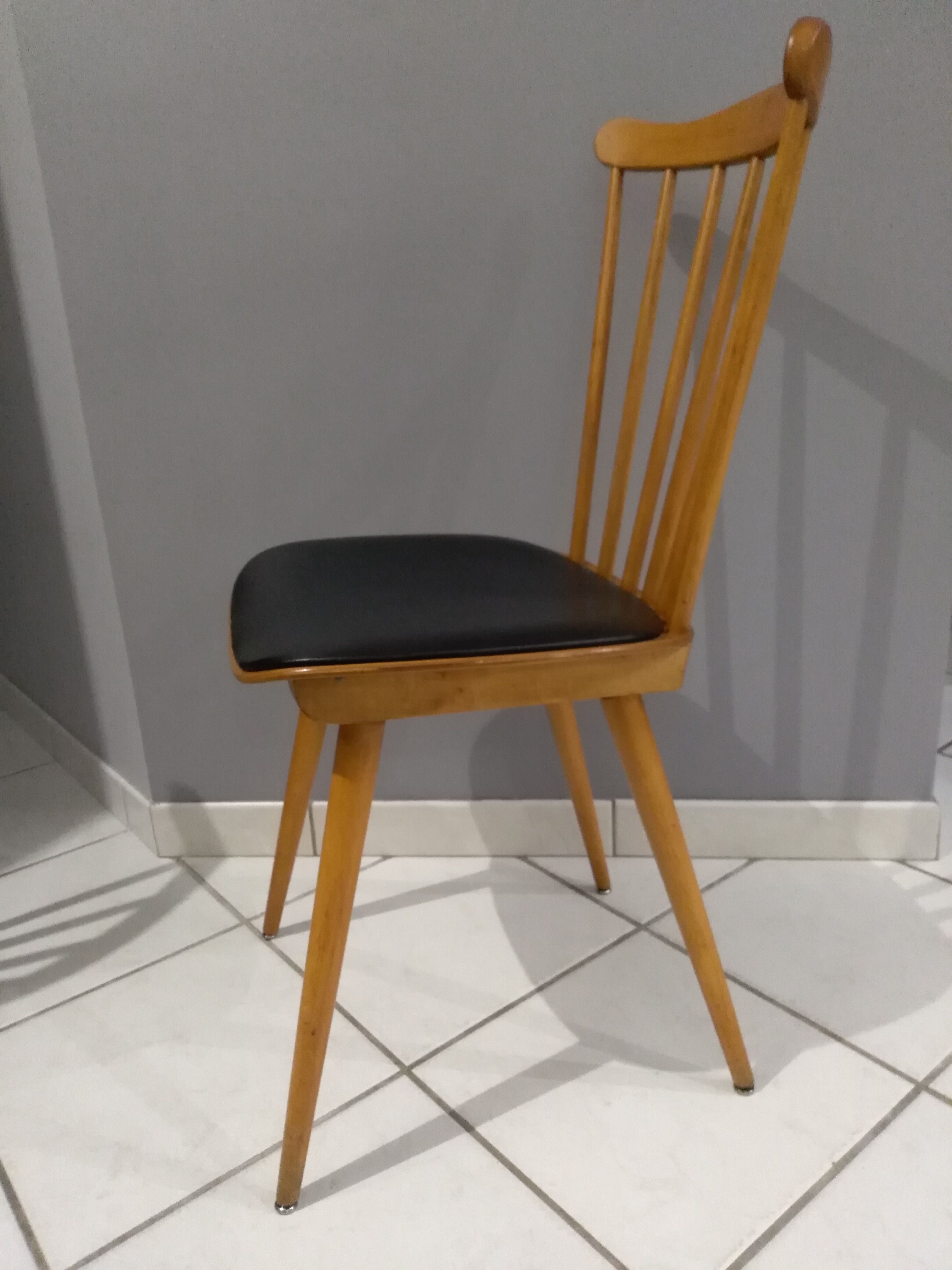 Suite de 6 chaises bistrot Baumann vintage "Menuet"