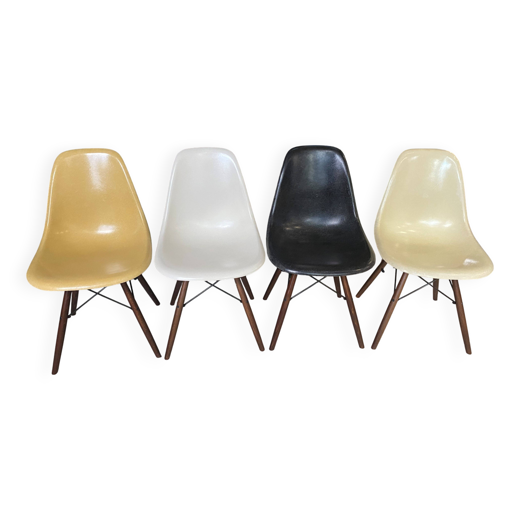 Lot 4 chaises dsw fibre noyer eames herman miller vintage