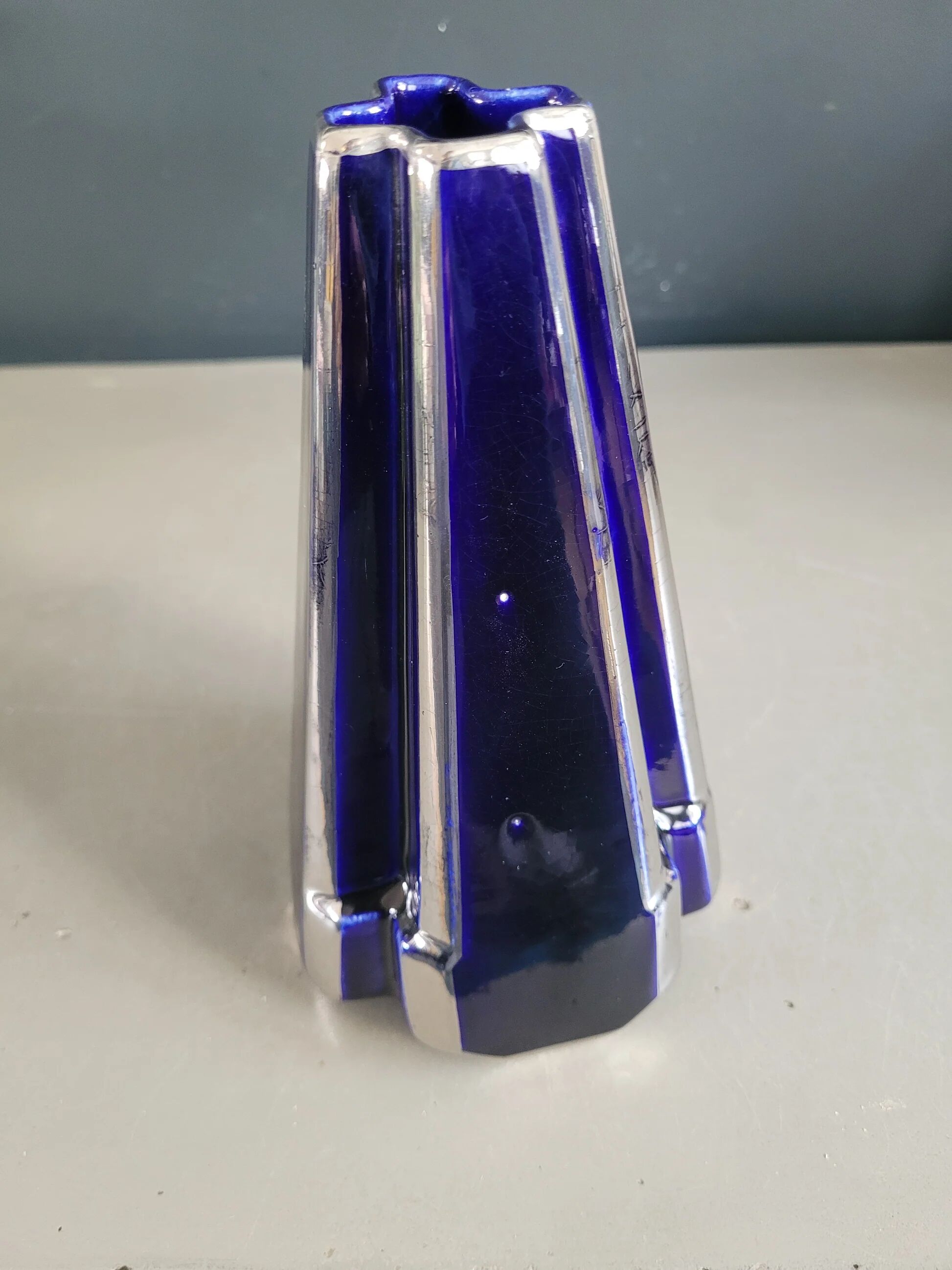 Pyramid vase Art Deco Moulin des Loups & Hamage Nord - blue and silver - Ref 959