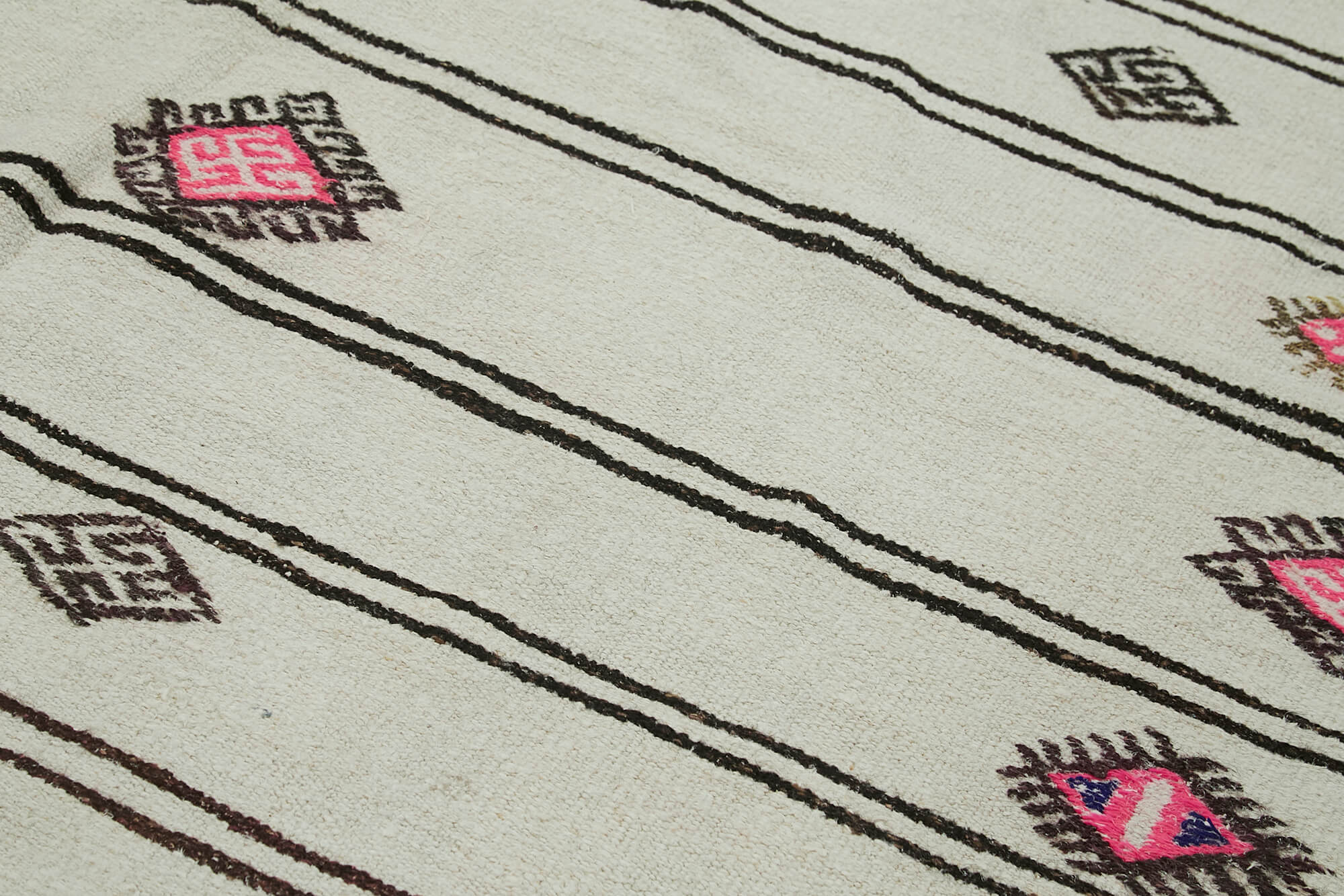 Hand-knotted turkish unique 1970s 222 cm x 343 cm beige hemp kilim carpet