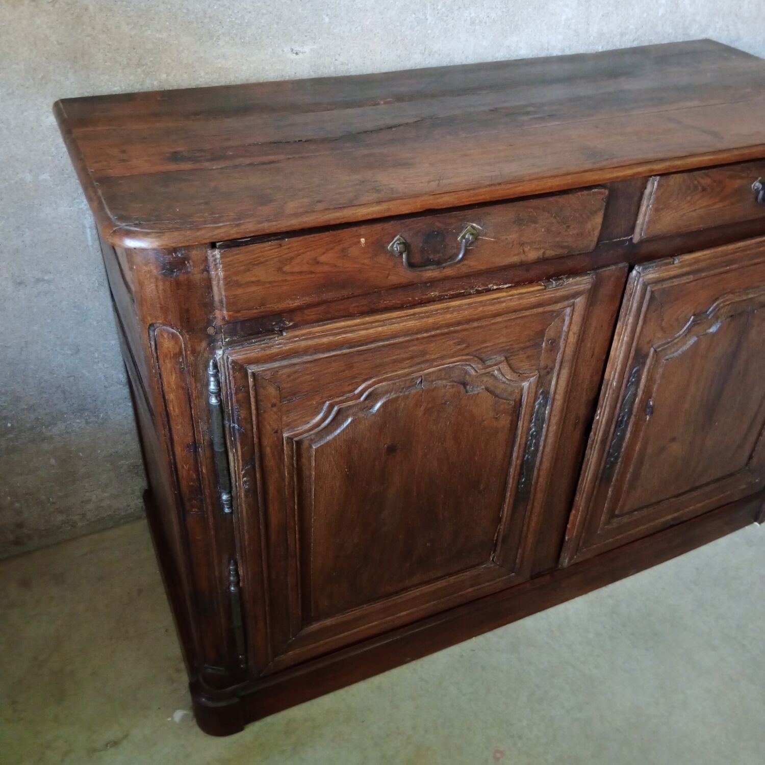 Rustic antique oak sideboard with 2 doors