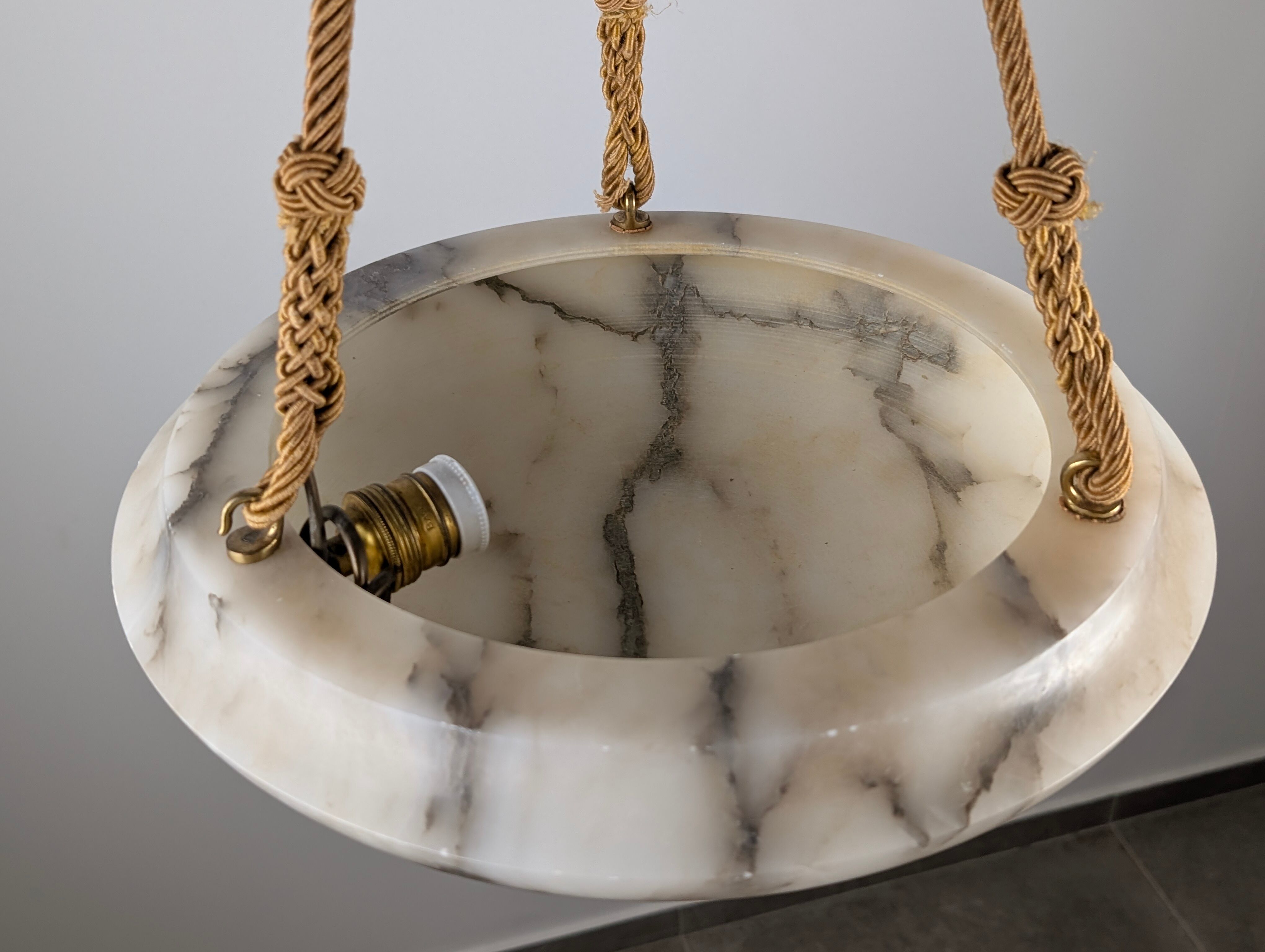 Timeless Art Deco pendant lamp in carved alabaster with black veins, 1920s
