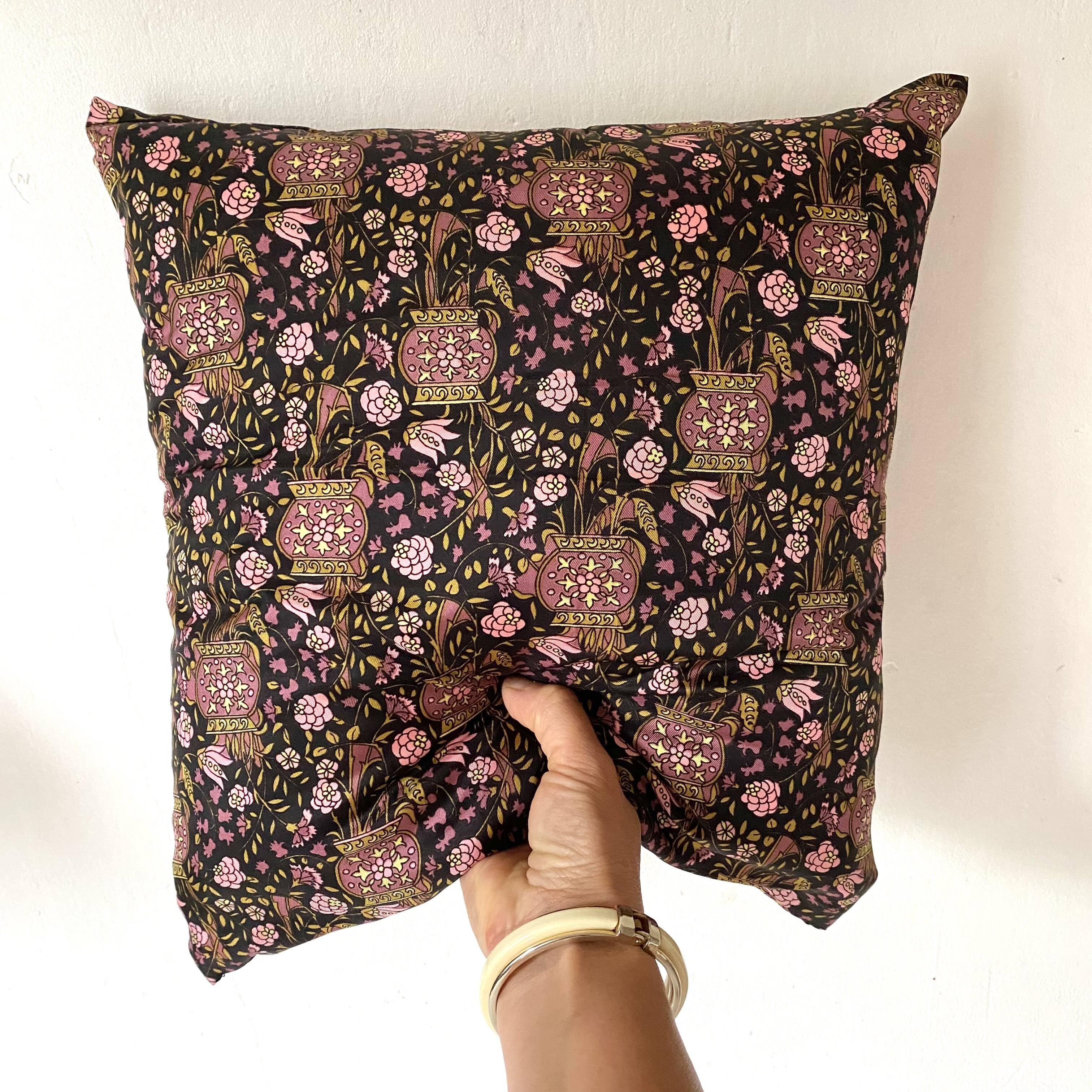 Silky vintage cushion 35X35
