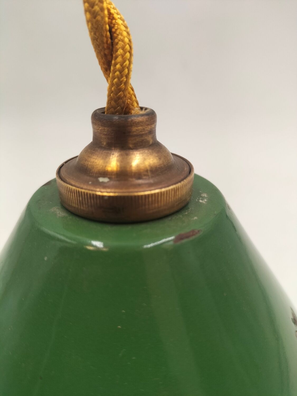 Enamelled sheet metal cone suspension