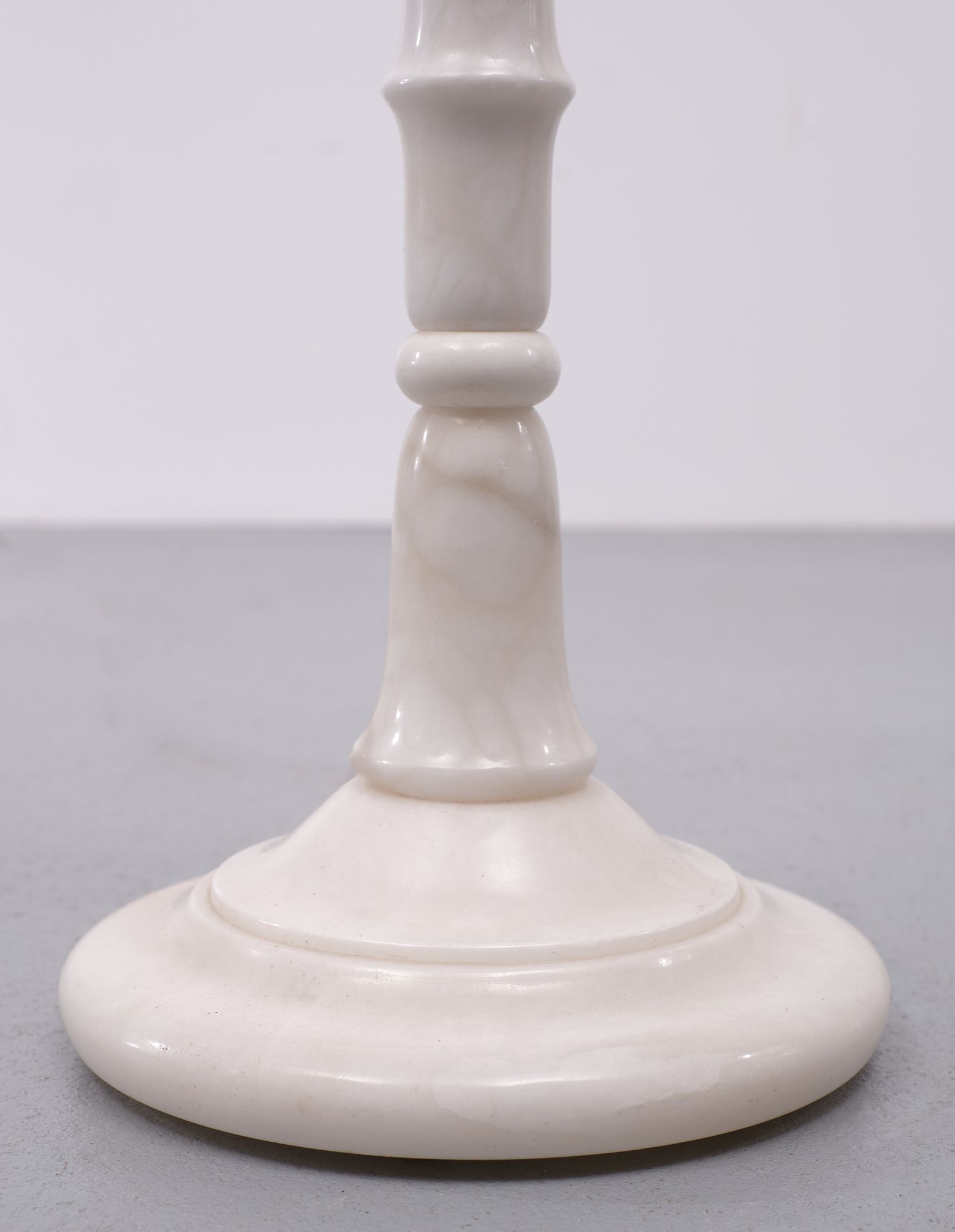 White Marble floor lamp Regency Italy 1970s