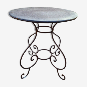 Table de jardin en fer