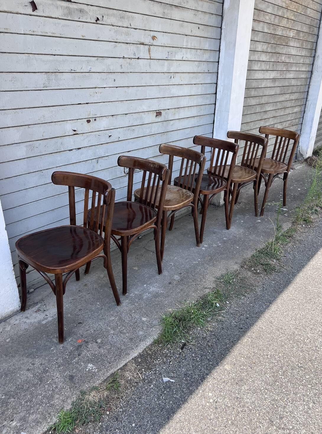(Lot) 6 wooden bistro chairs