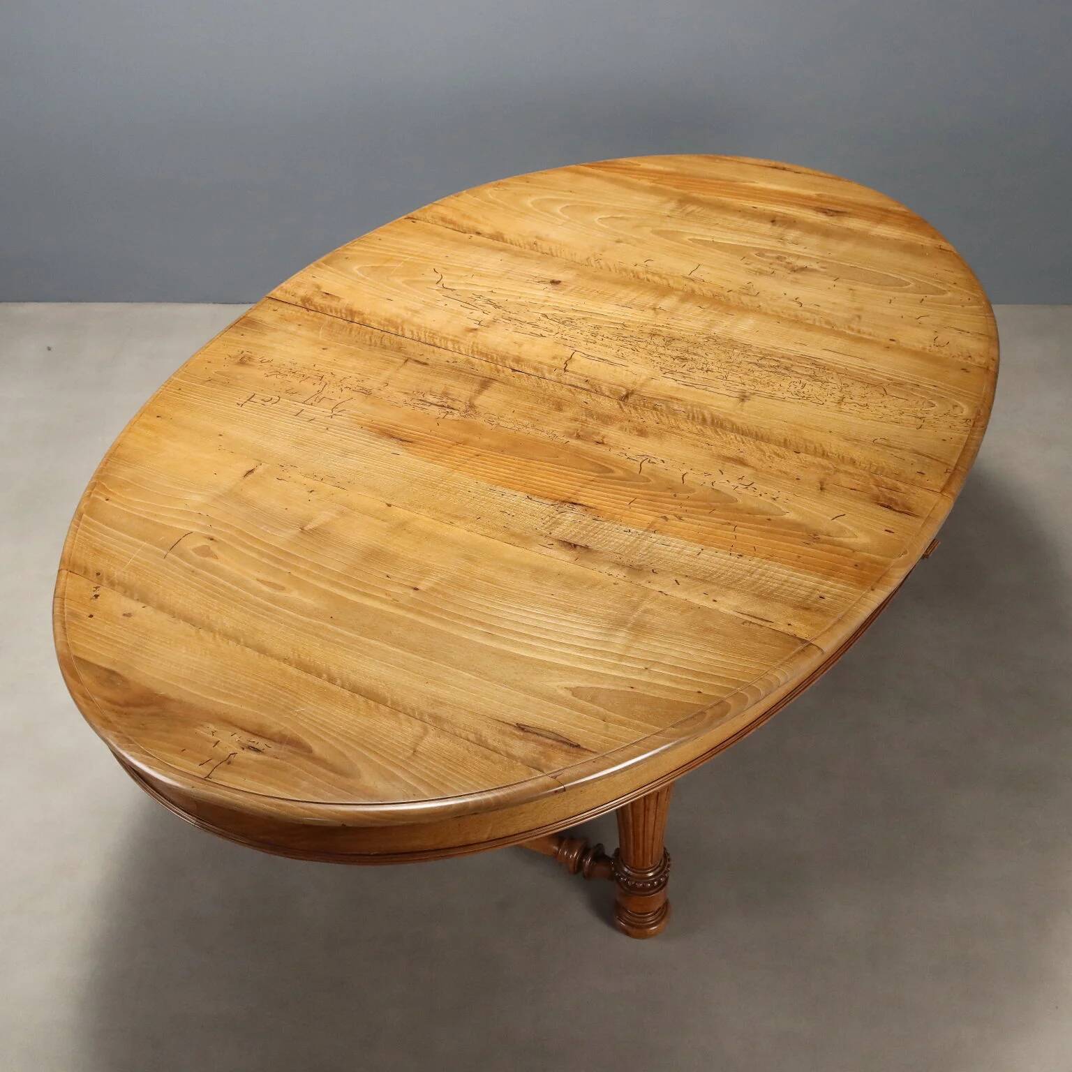 Table extensible en noyer - Italie XIXe siècle
