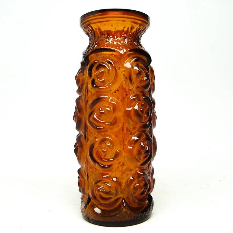 Vase Art Déco en roses, verre pressé orange, Huta Laura, Pologne, années 1970