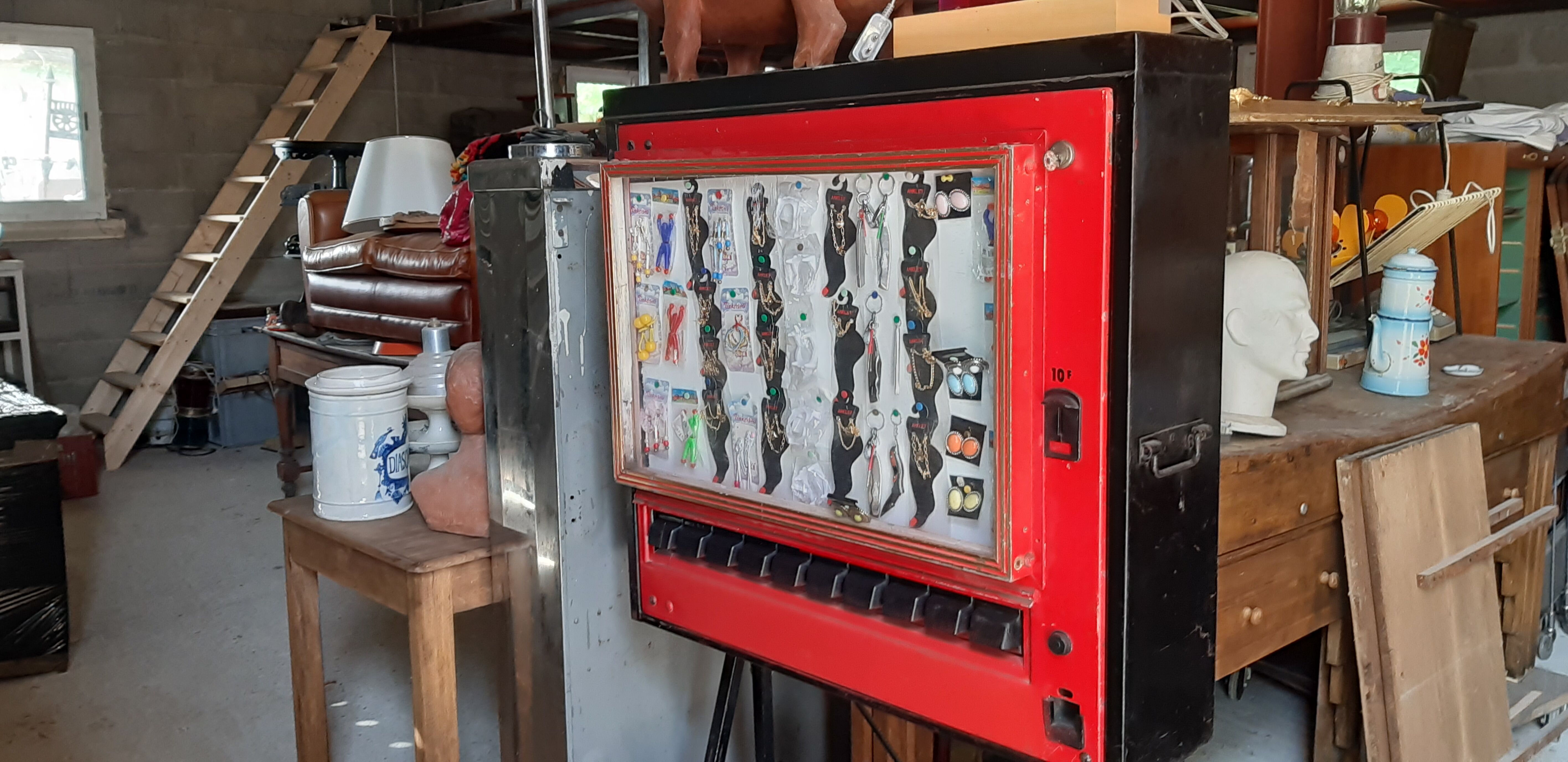 Distributor with tirettes de forain