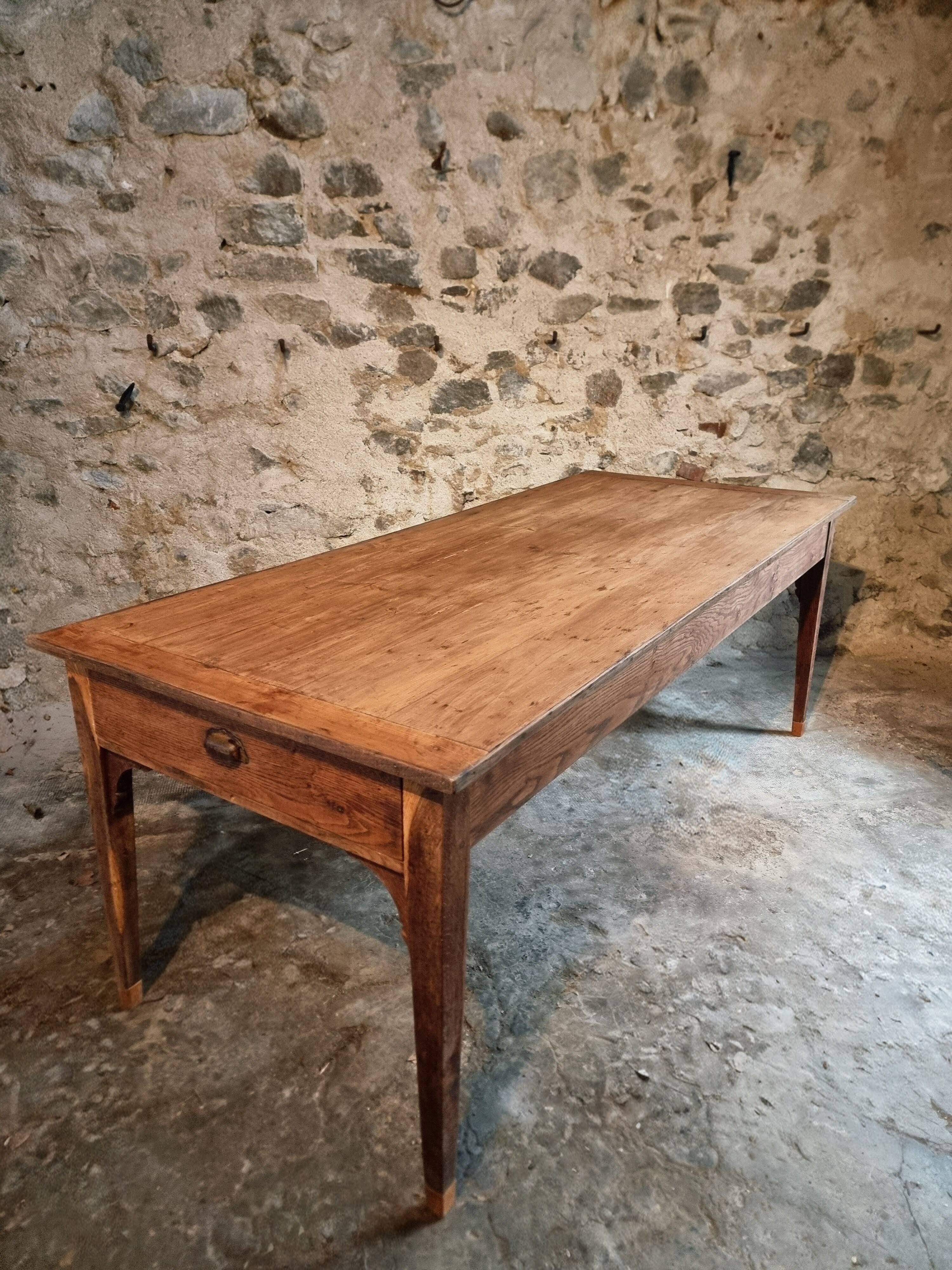 Old French farmhouse table – Rustic workshop table with 3 drawers