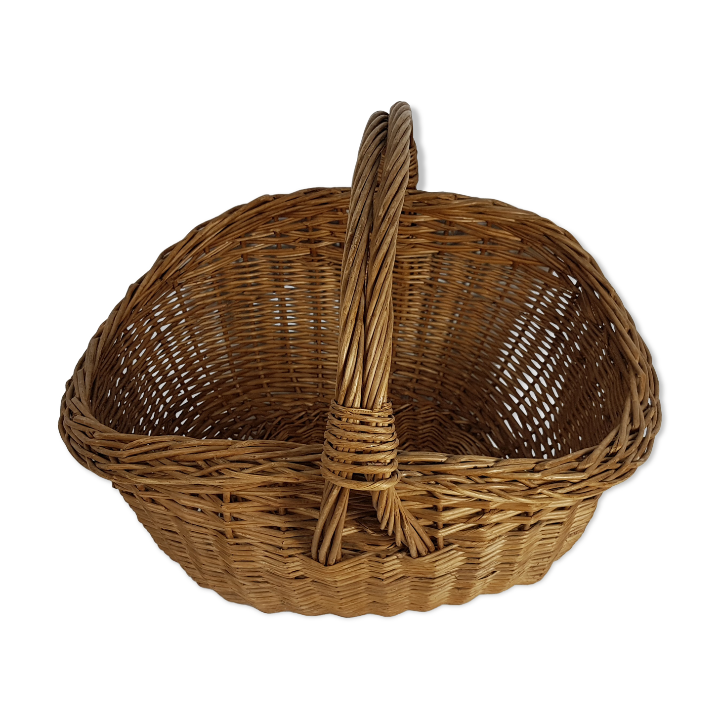 Old Provençal basket in vintage wicker 60s