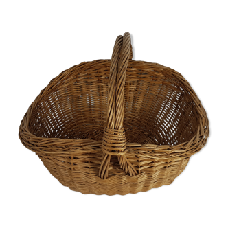 Old Provençal basket in vintage wicker 60s