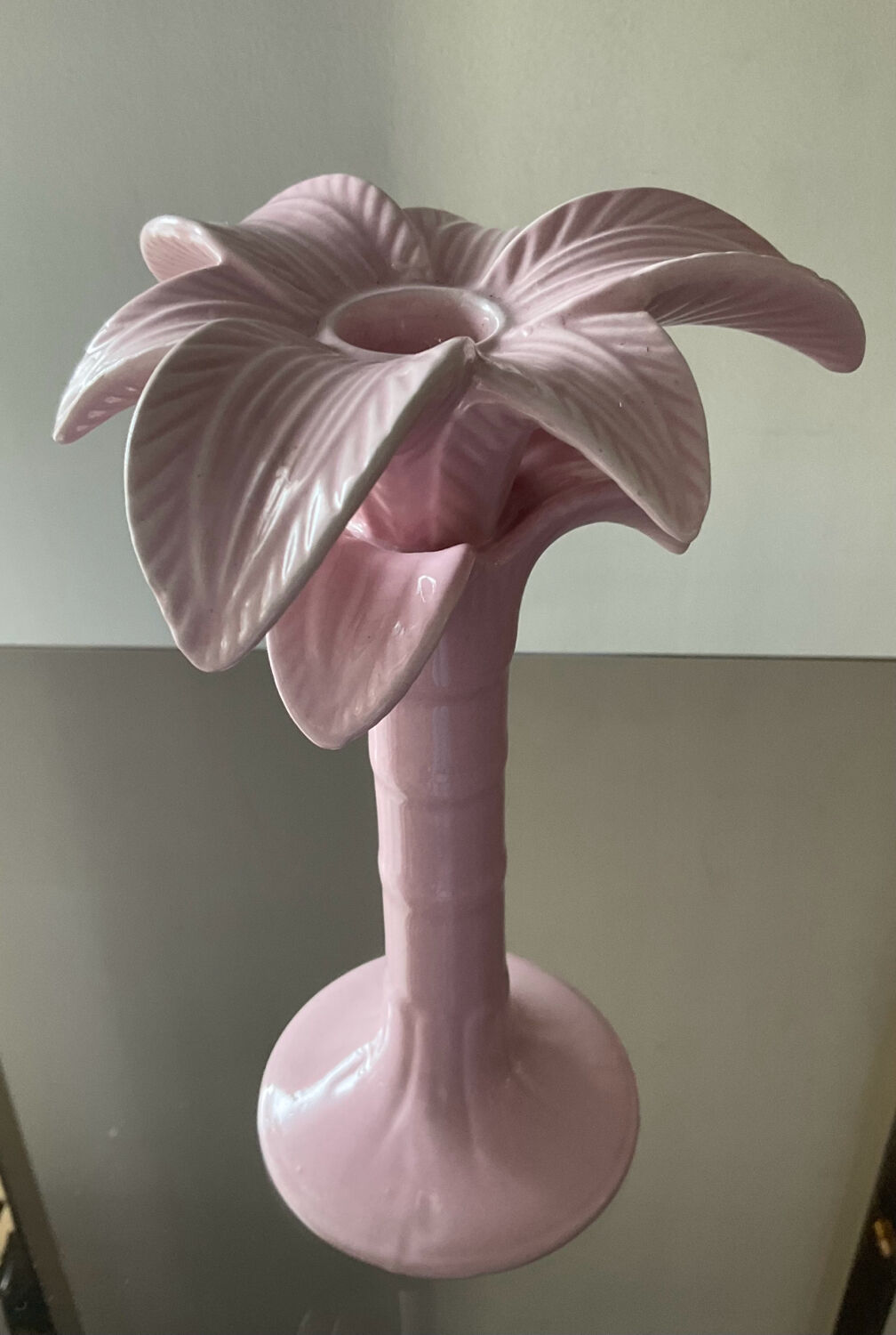Vintage palm candle holder in pink glazed ceramic