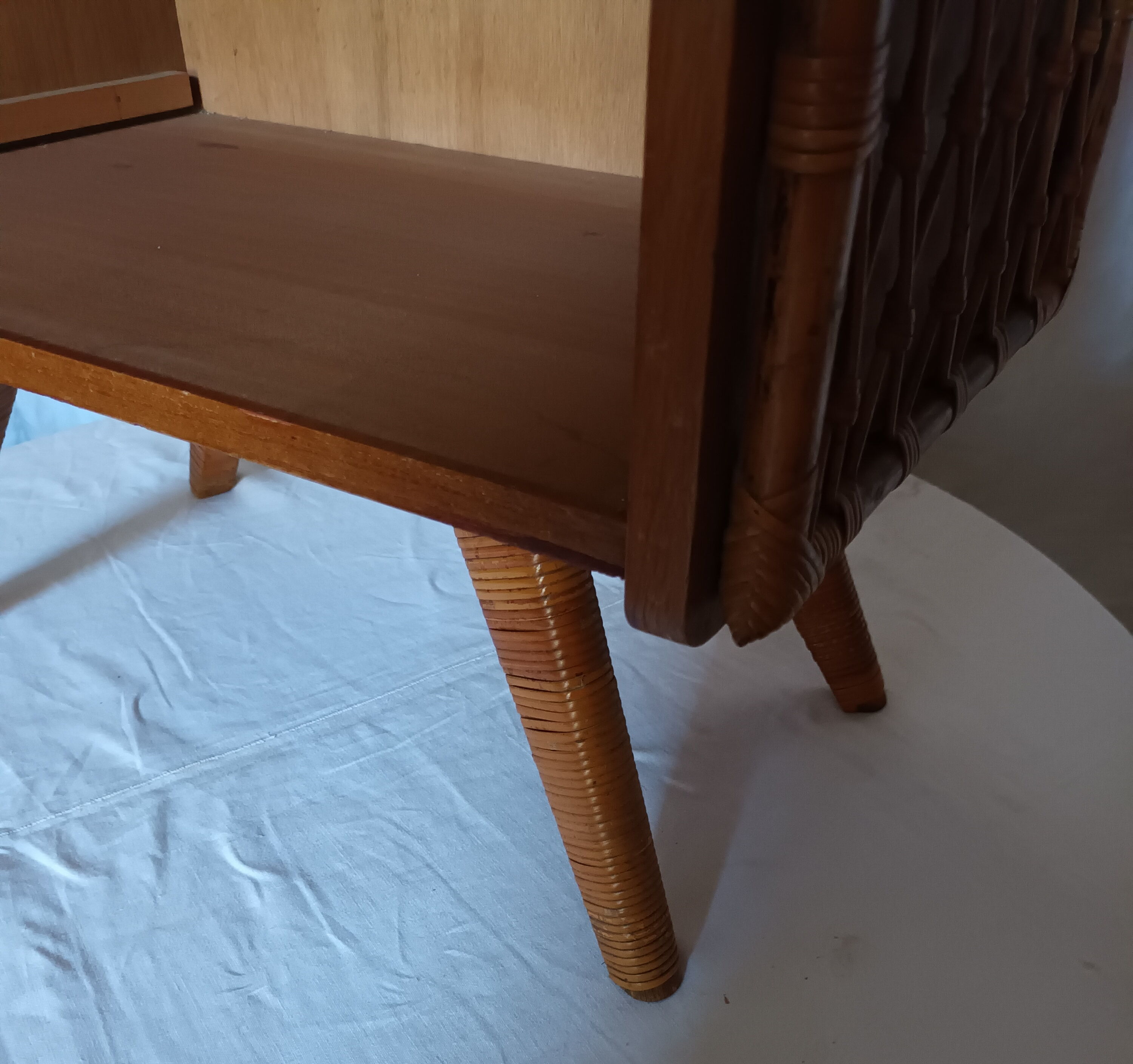 Bibus has 3 wooden and bamboo shelves from the 50s