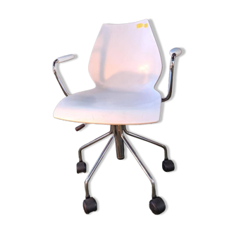 Maui office chair by Vico Magistretti for Kartell