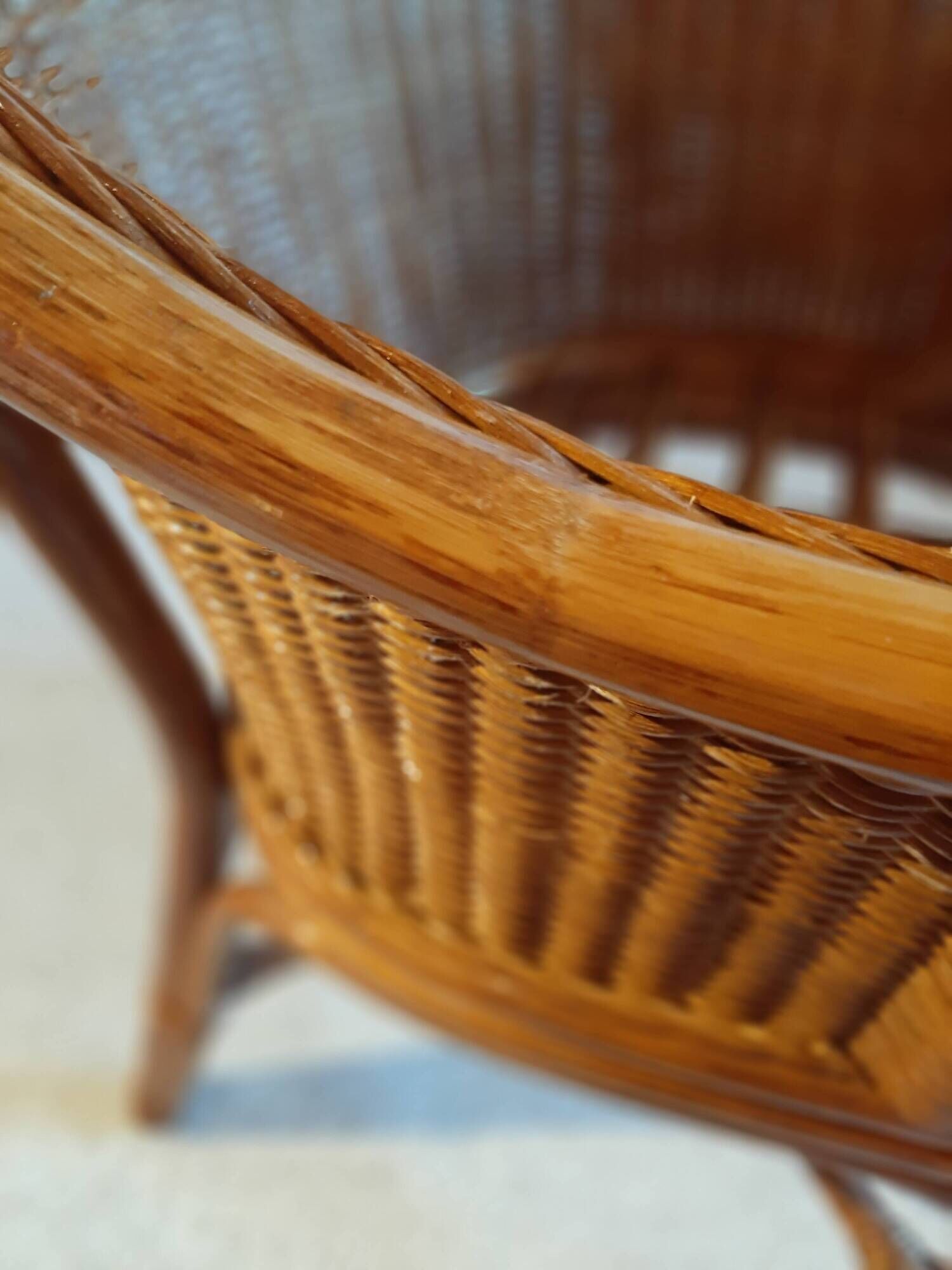 Set of 2 armchairs in adult varnished woven rattan