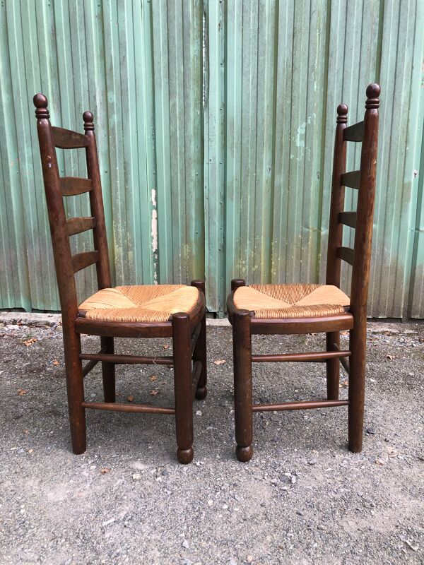 Duo de chaises paillées vintage rustiques en chêne.