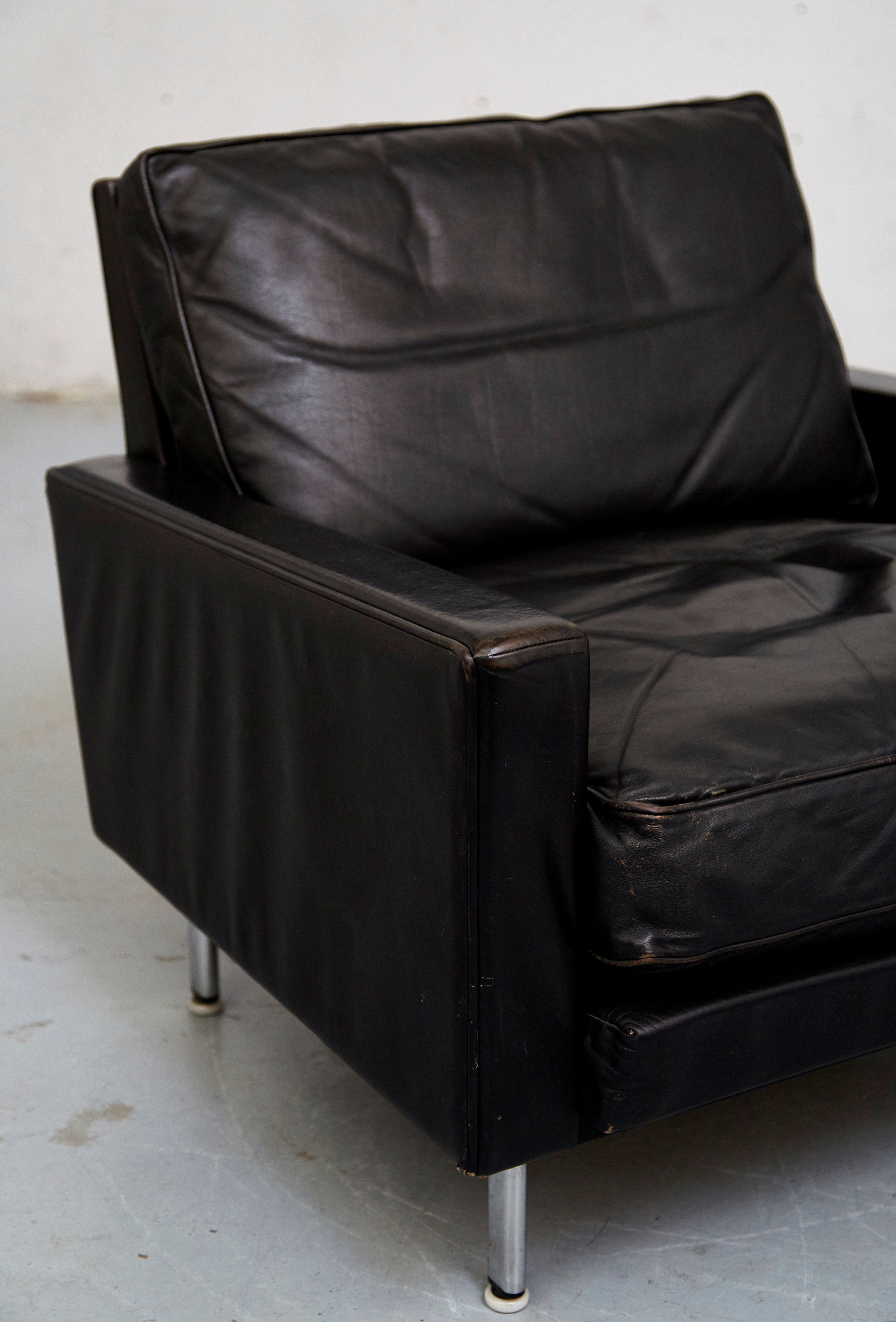 Lounge chairs by George Nelson for Herman Miller