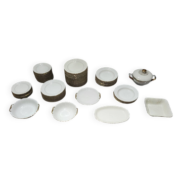 Service de vaisselle en porcelaine de Bavière 67 pièces