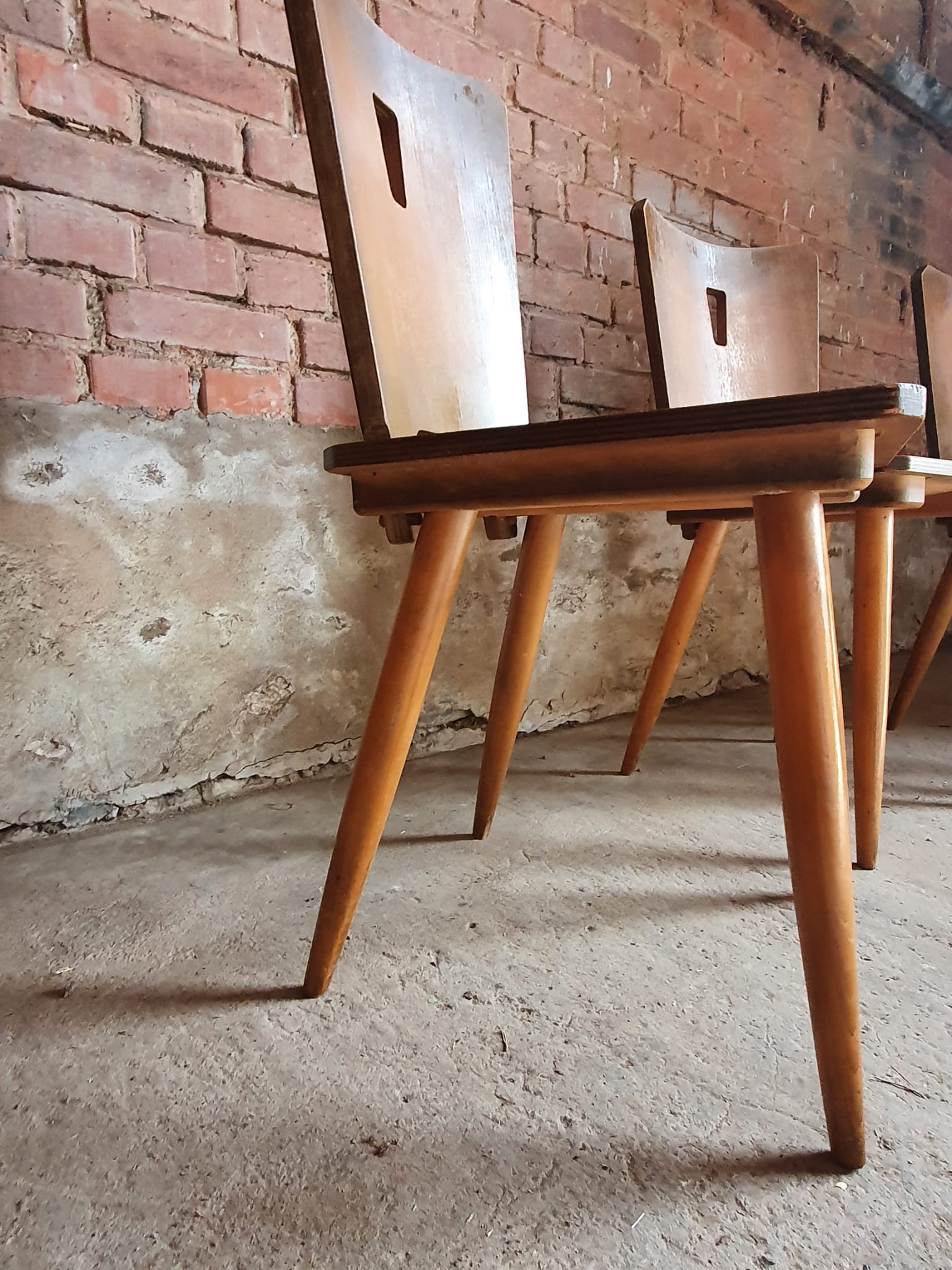 3 chaises bistrot brutalistes année 60