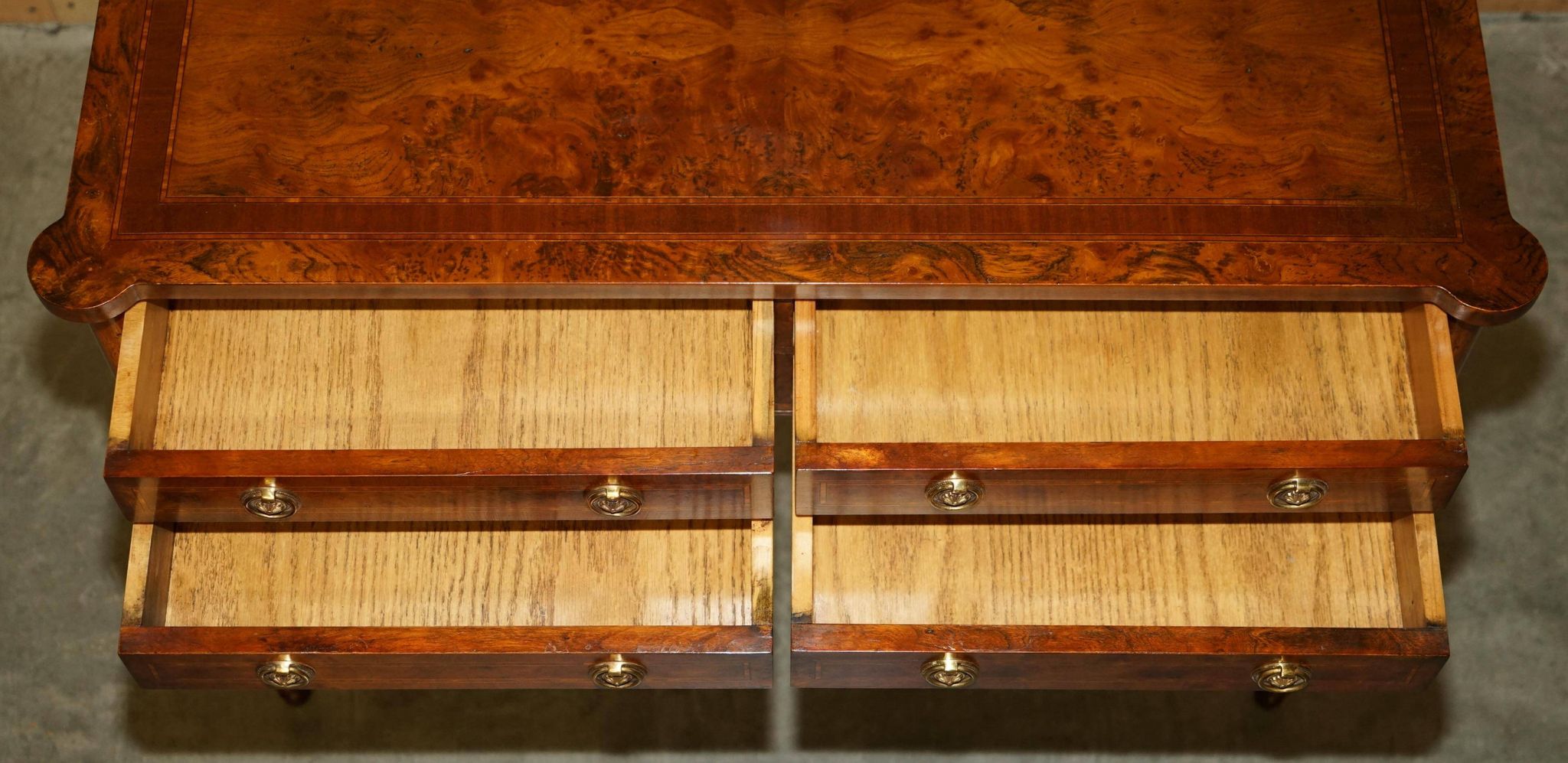 Console en Orme Burr & Bois Satiné restaurée, vers 1920