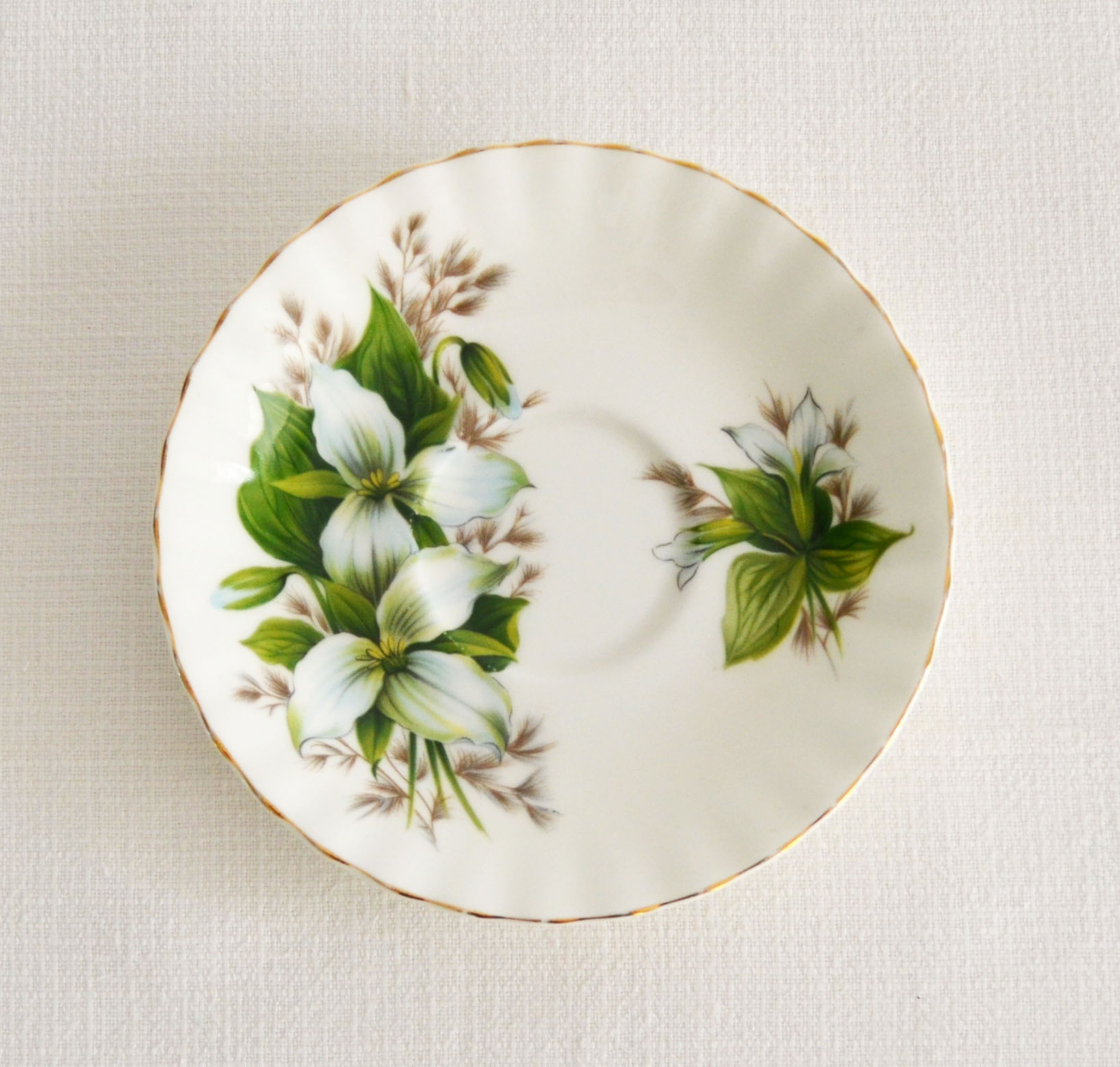 Tea cup Royal Albert English porcelain "Trillium"