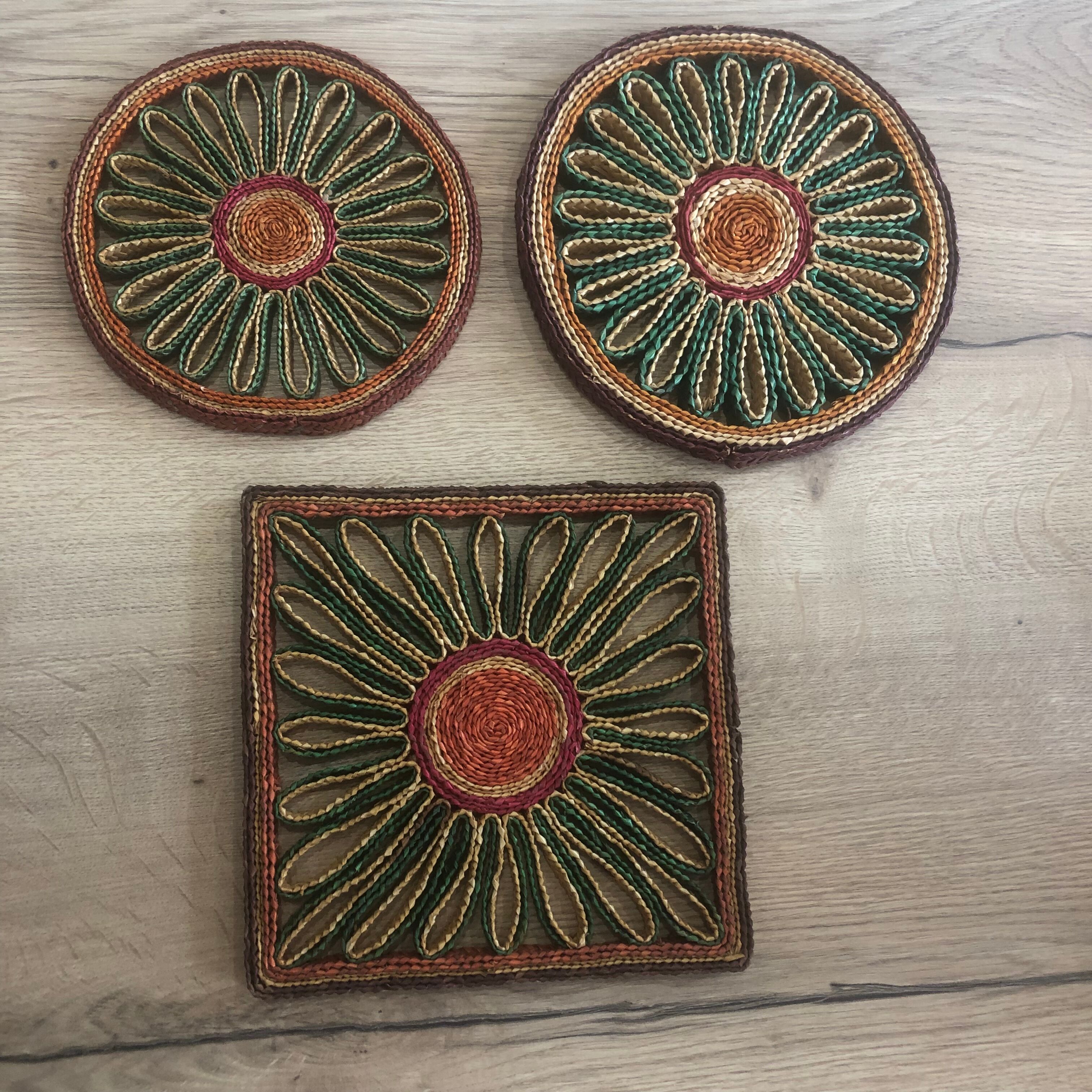 Set of 3 underwear of vintage braided straw dishes