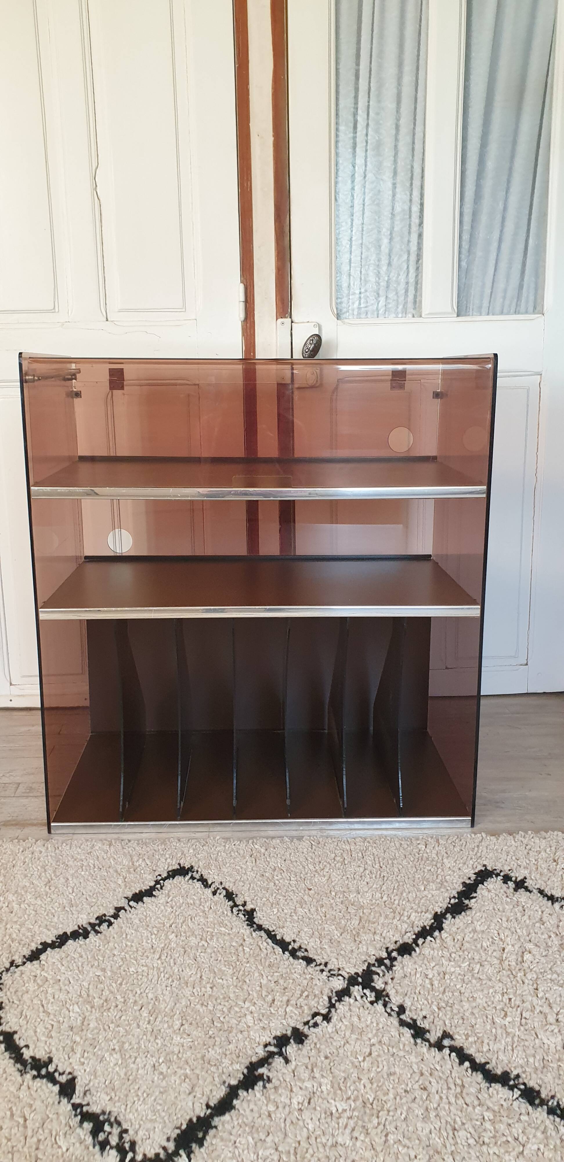 Meuble hifi stéréo en plexiglas