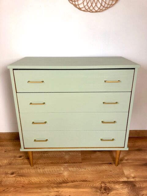 Vintage chest of drawers