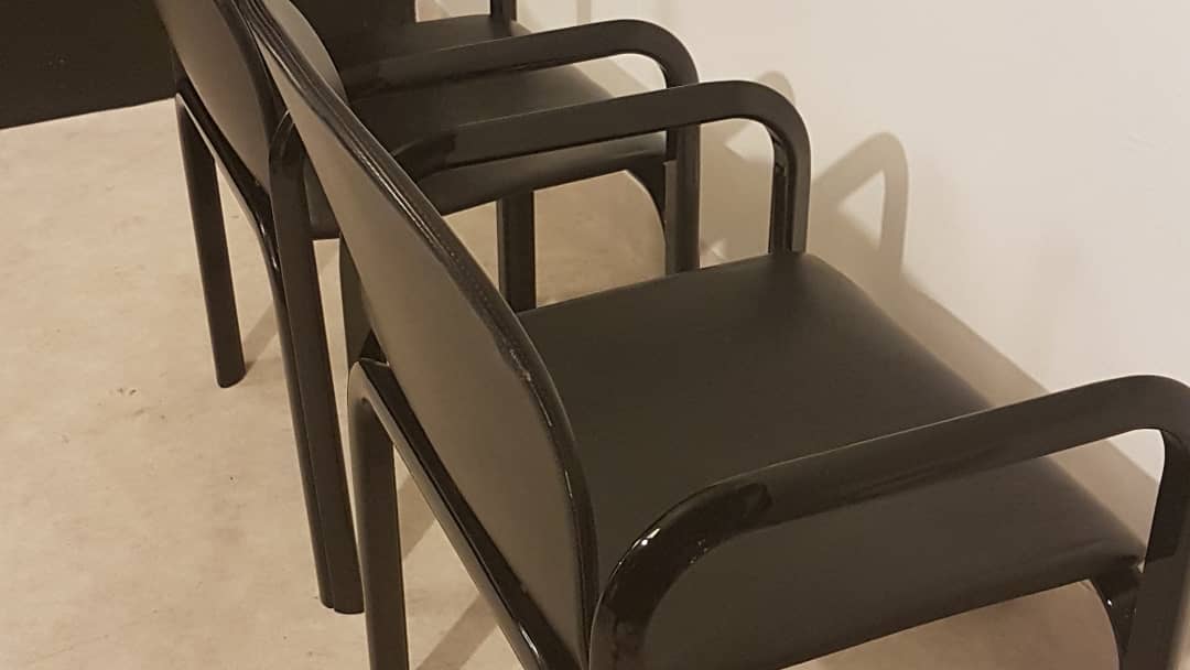 Pair of armchairs "Orsay" designer Gae Aulenti for Knoll