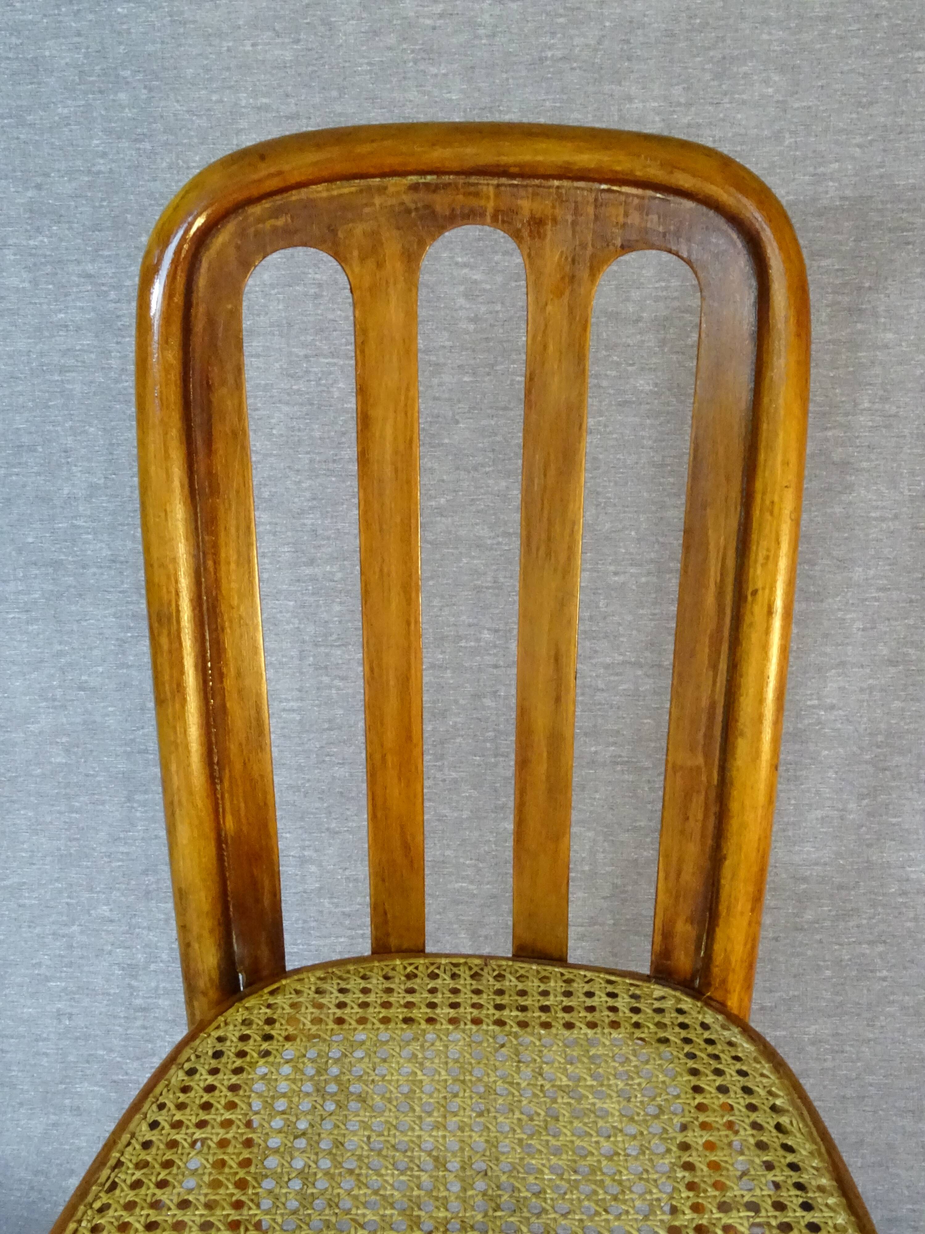 Chair Thonet N °391 XV of 1925 canned, walnut shade